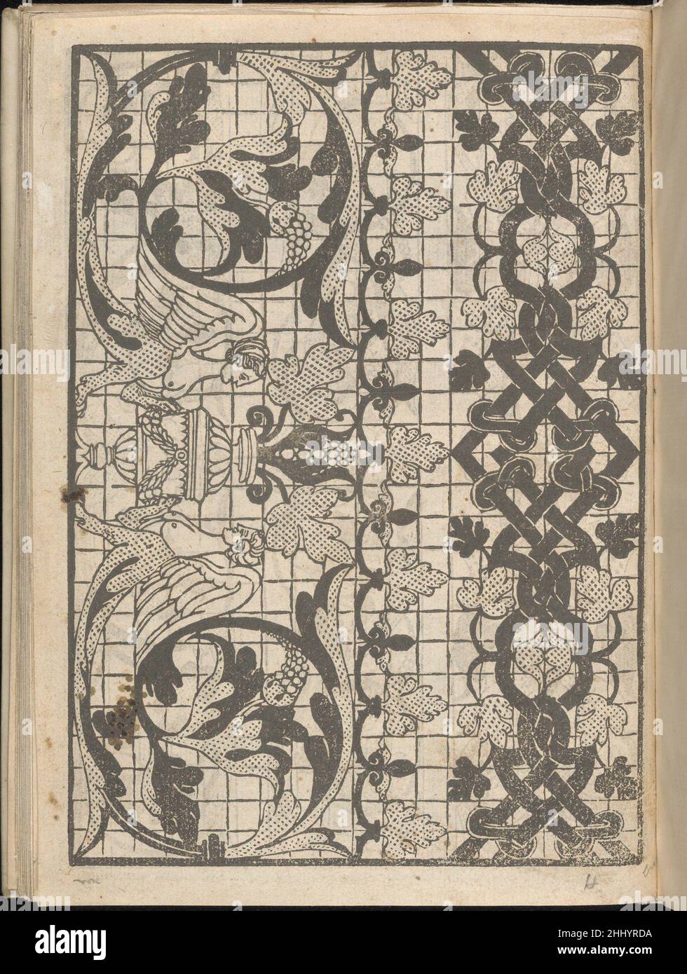 Splendido delle virtuose giovani, pag. 9 (recto) 1564 Iseppo Foresto italiano progettato da Iseppo Foresto, edito da Jeronimo Calepino, Venezia.dall'alto verso il basso, da sinistra verso destra:Design composto da 3 colonne verticali; solo la colonna sinistra è stampata su una griglia. La colonna di sinistra è decorata con un vaso al centro che è fiancheggiata da 2 figure composite femminili reclinanti con foglie per le gambe che si trasformano in viti avvolgibili con foglie. La colonna centrale è decorata con una vite ondulata con un disegno alternato di fiori e foglie bianche punteggiate. La colonna di destra è decorata con una testa grottesca nel centesimo Foto Stock