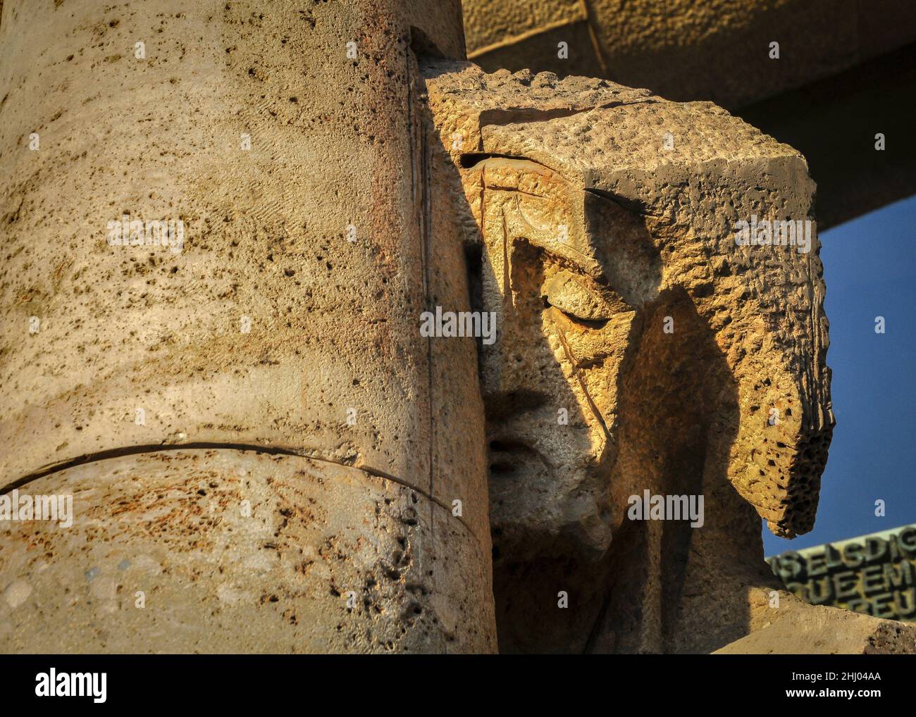 Sculture realizzate da Josep Maria Subirachs sulla facciata della Passione della Basilica della Sagrada Familia (Barcellona, Catalogna, Spagna) ESP: Fachada de la Pasión Foto Stock