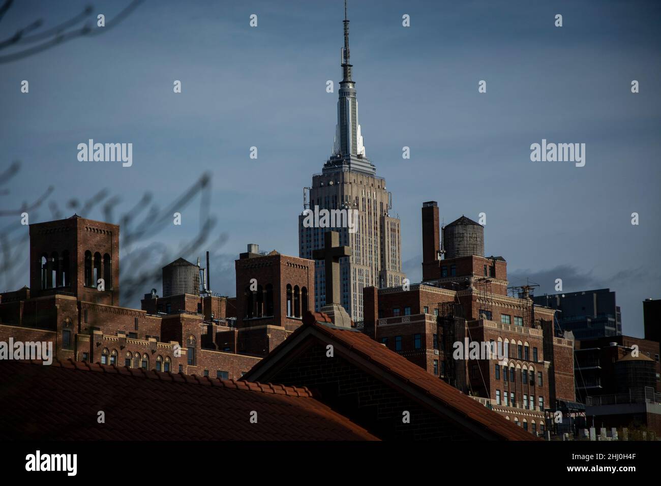 Blick von der Highline auf das Empire state Building Foto Stock