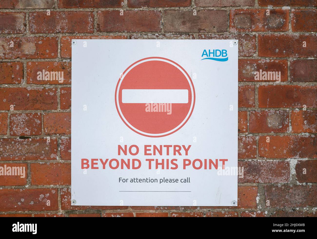 Nessun segno di ingresso in un allevamento di suini come parte del loro programma Bio-Security per contribuire a prevenire le malattie. Foto Stock