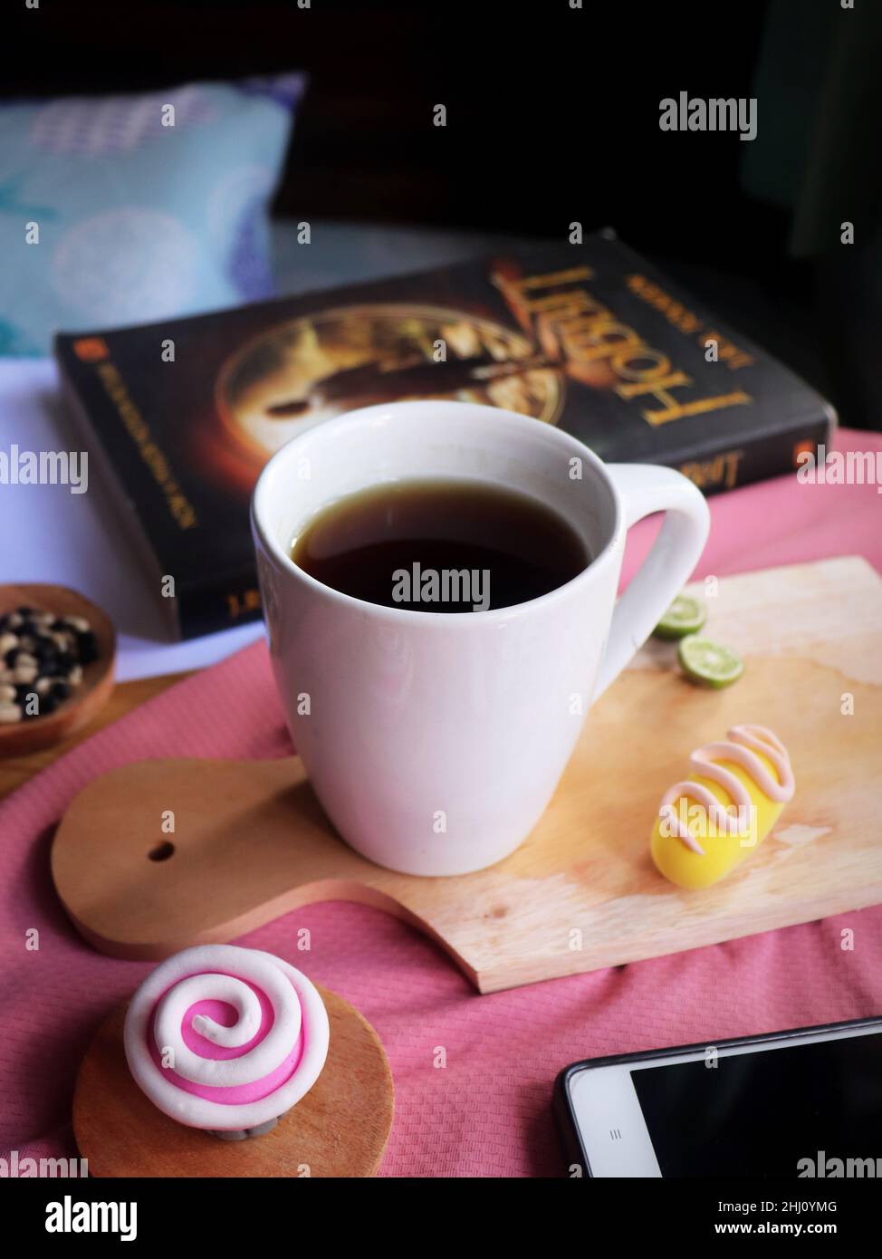 Trascorrere il tempo libero con il caffè del mattino Foto Stock