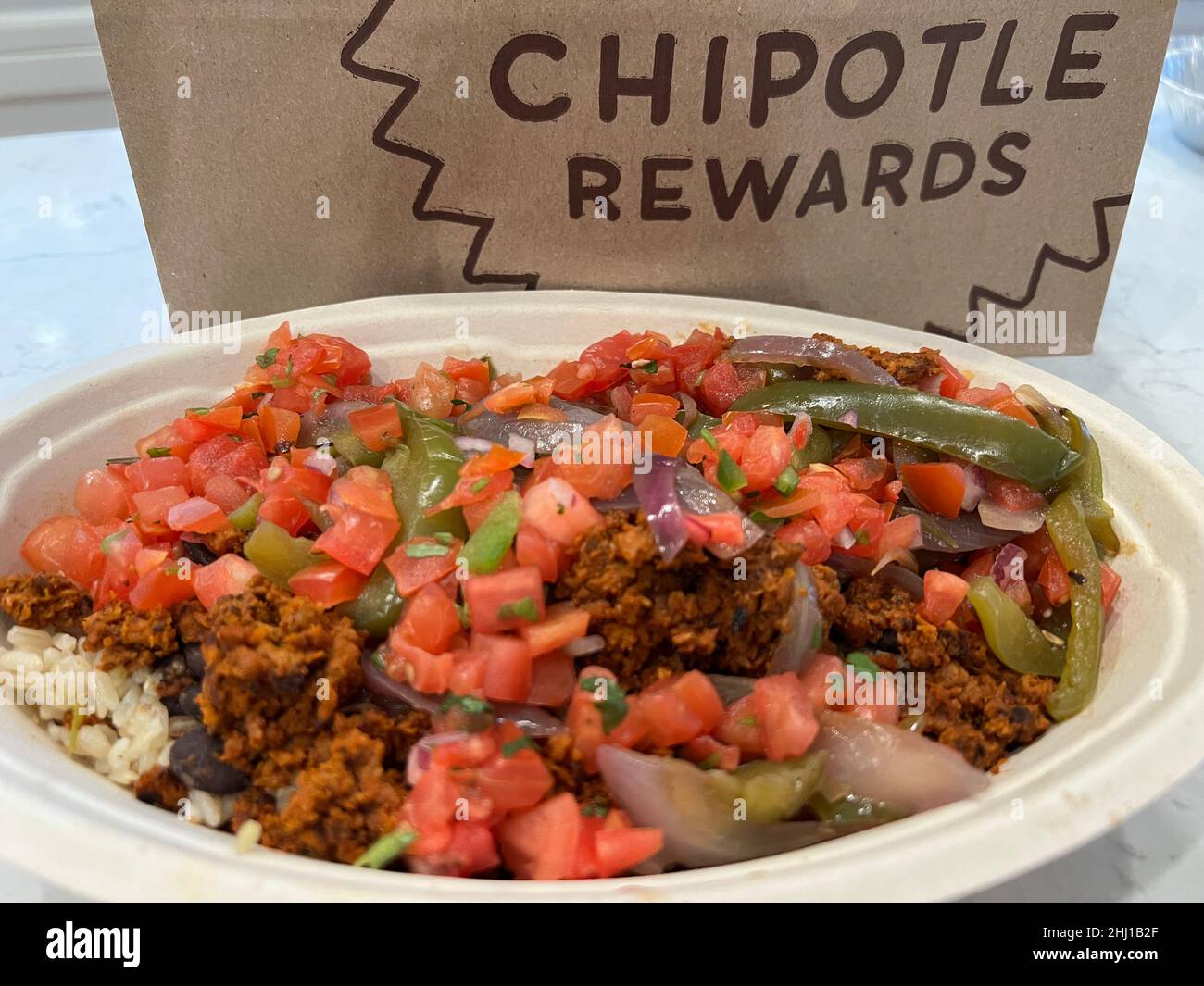Ciotola di salsiccia di chorizo vegano dal ristorante Chipotle. Foto Stock