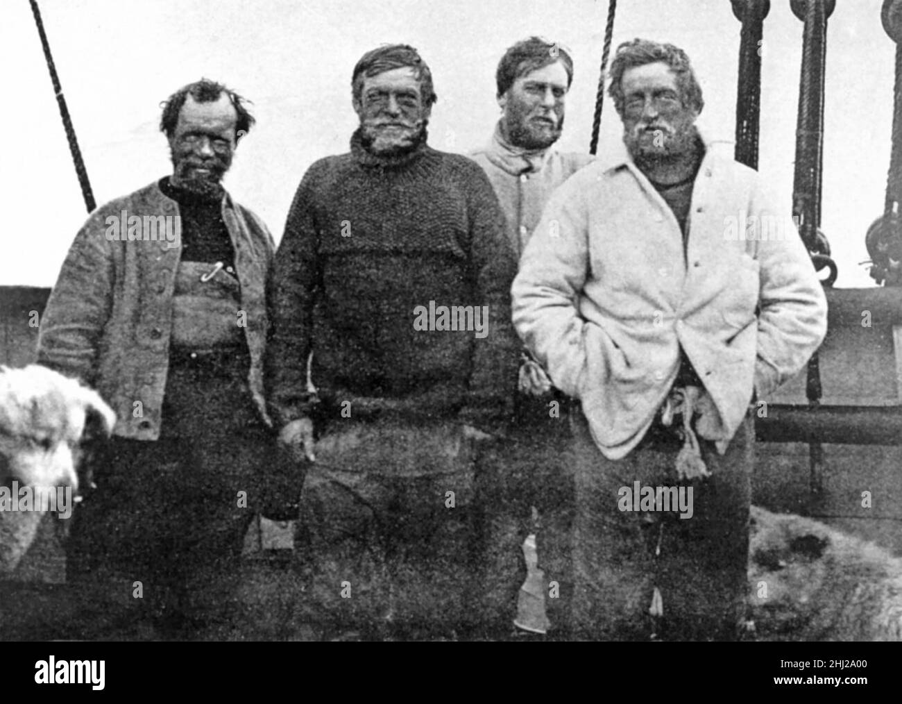 ERNEST SHACKLETON (1874-1922) esploratore anglo-irlandese Antartico con membri della spedizione del Polo Sud sul Nimrod nel 1909. Da sinistra: Frank Wild, Shackleton, Eric Marshall, Jameson Adams Foto Stock