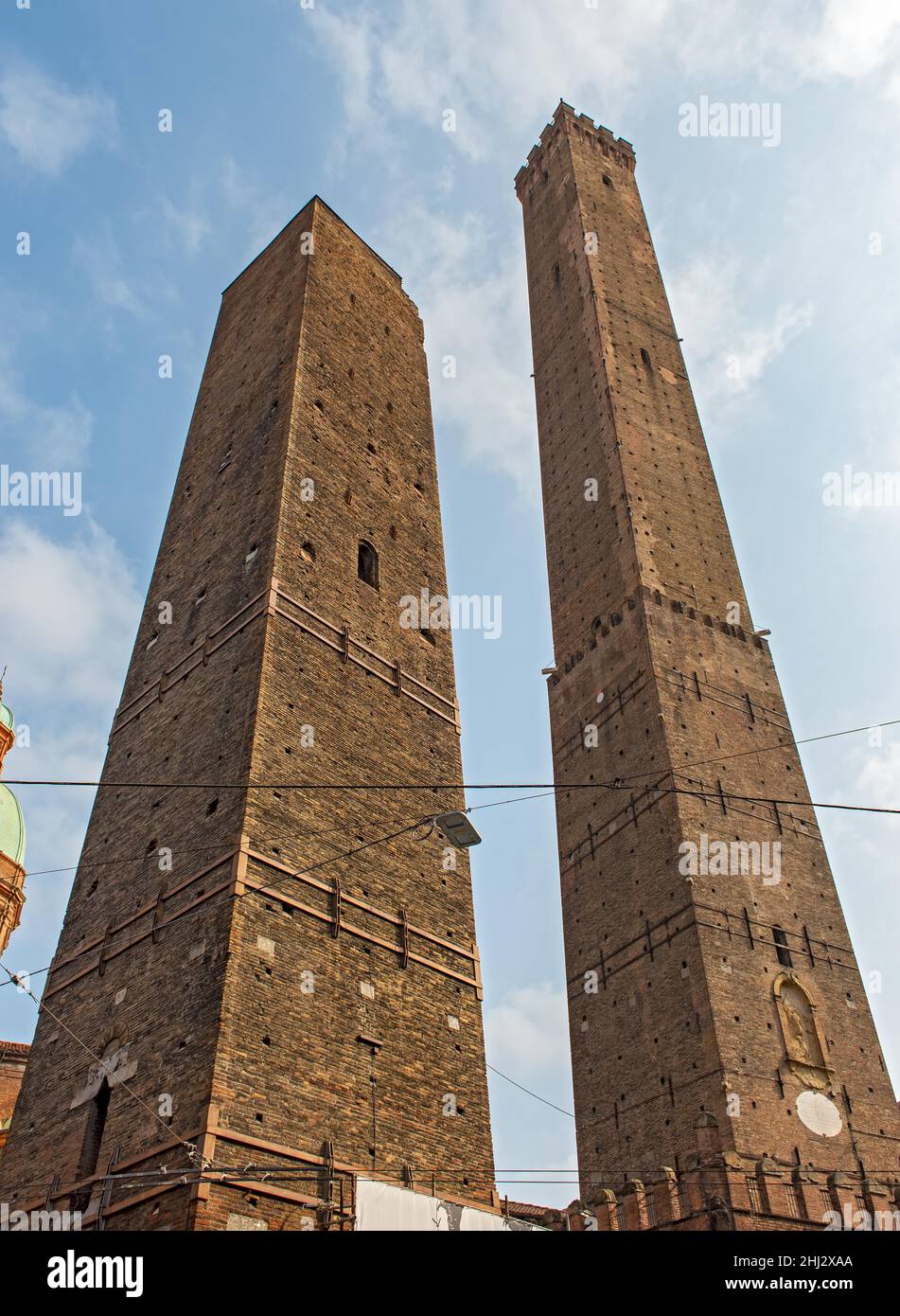 Due Torri, le due torri, Asinelli e Garisenda Tower, Bologna, Italia Foto Stock