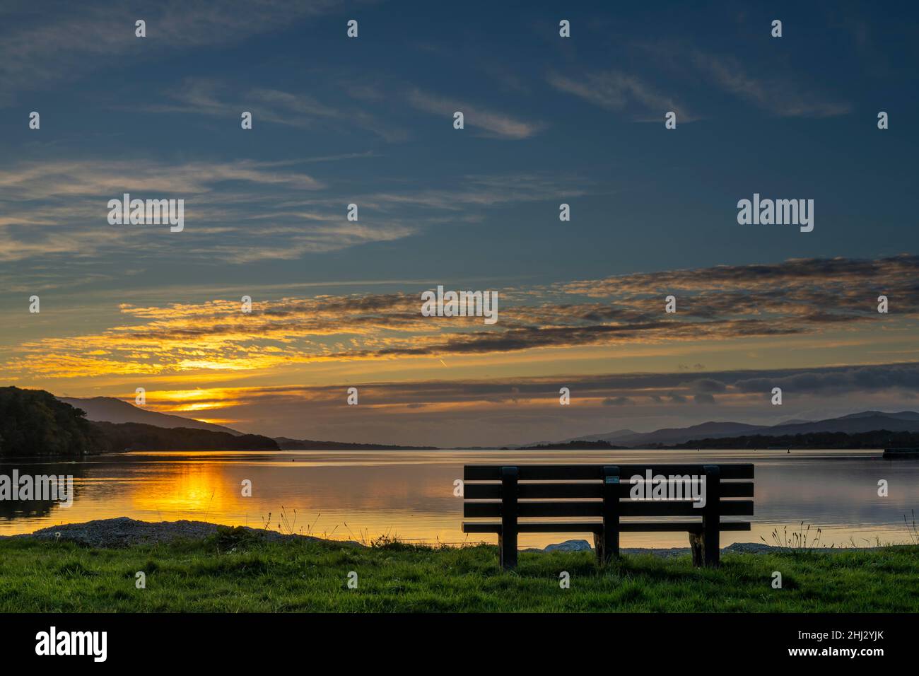 Banca a Kenmare Bay, Kenmare, County Kerry, Irlanda Foto Stock