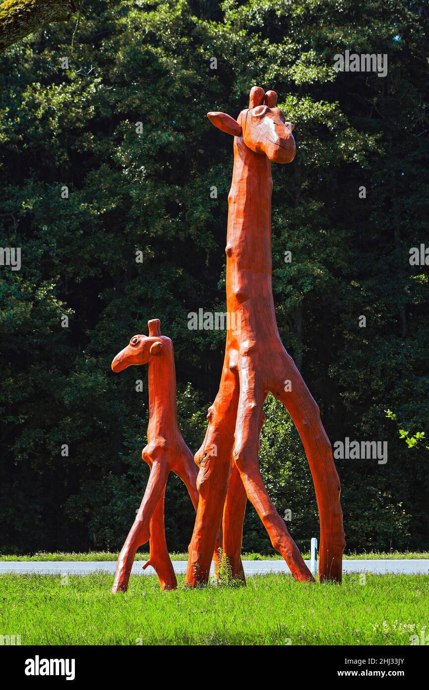 Giraffe, sculture in legno di Guenter Schumann, Buchheim Museum, Bernried, Baviera, Germania Foto Stock