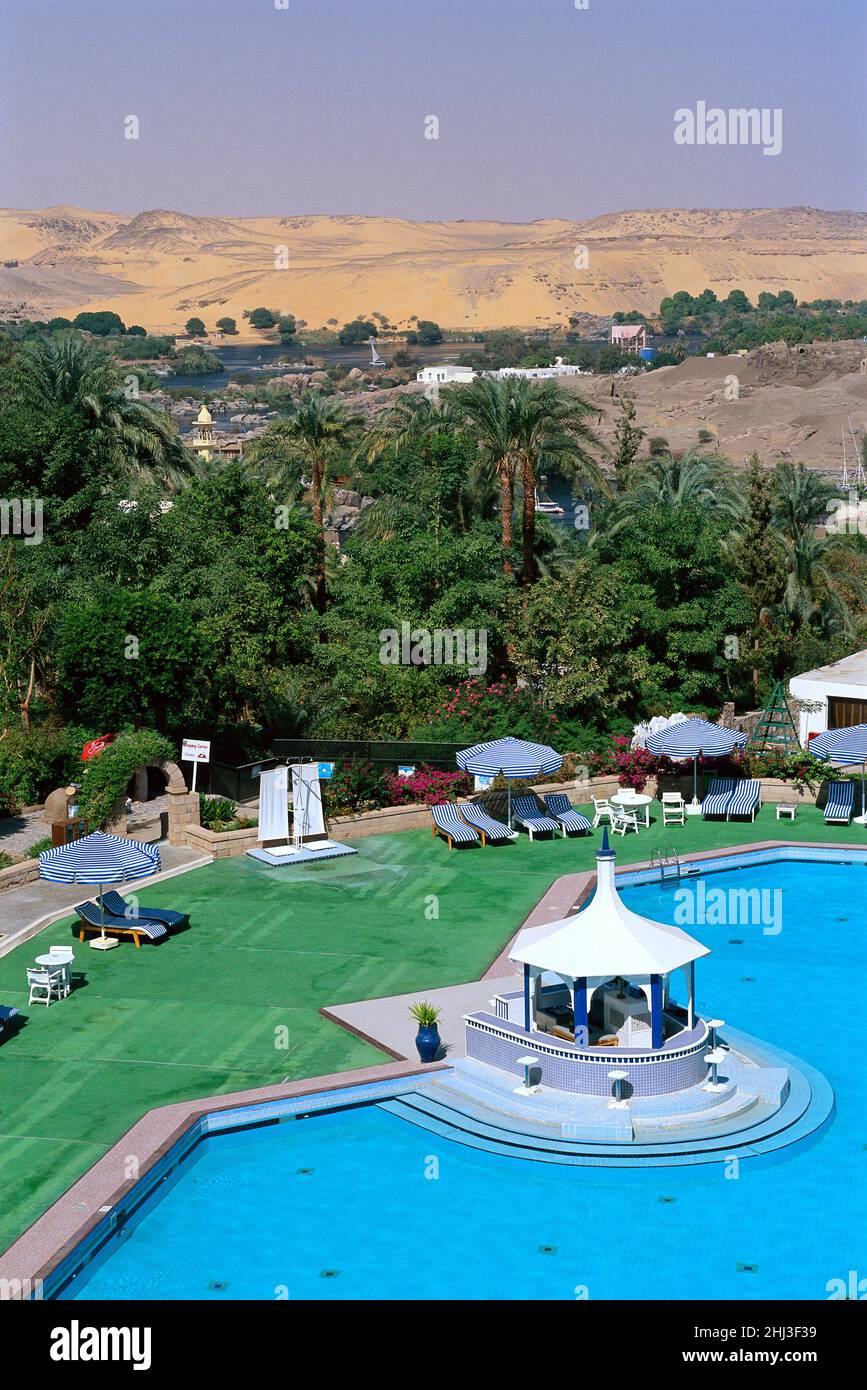 Piscina presso un hotel, Luxor, Egitto Foto Stock