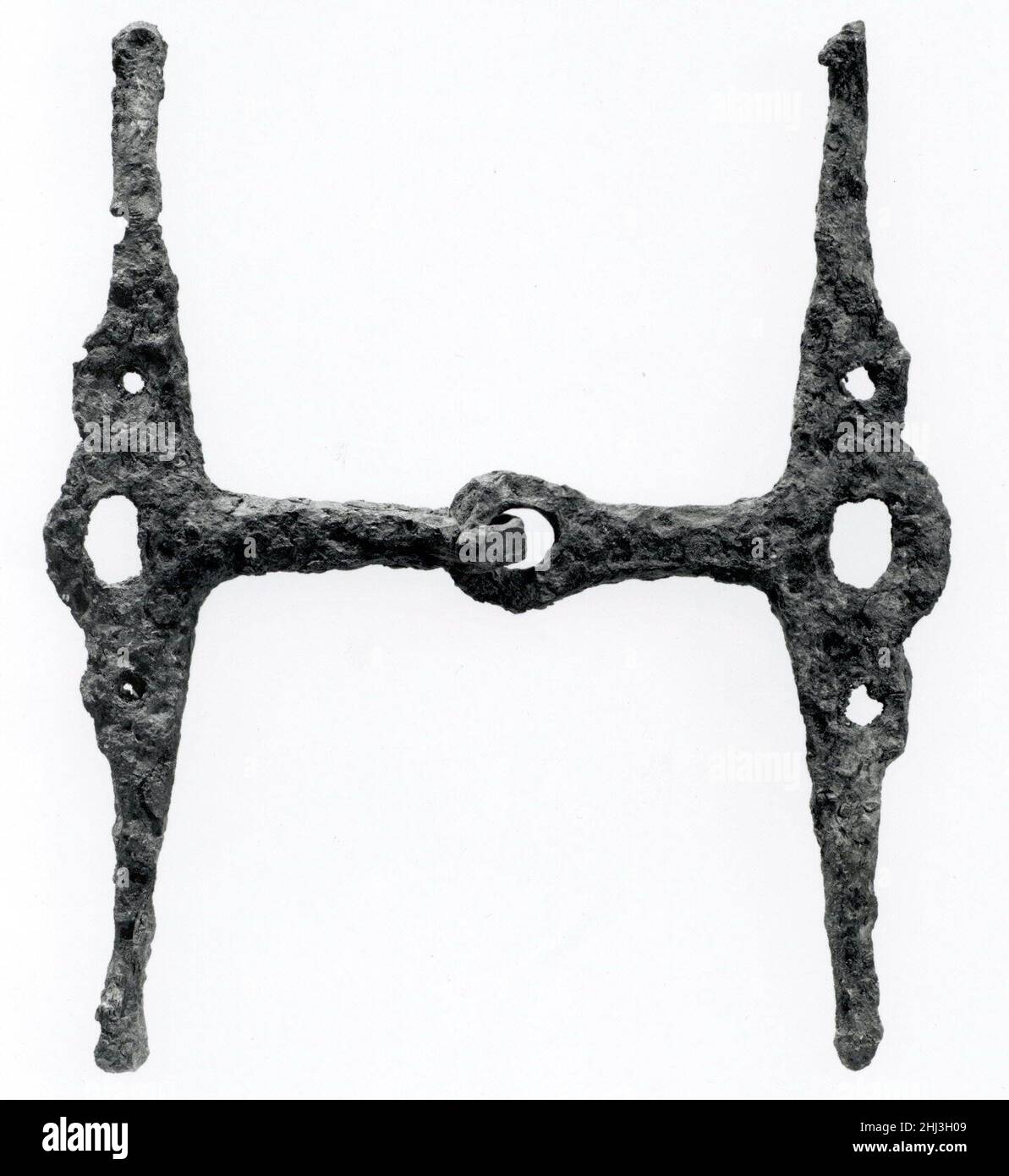 Punta di cavallo con gli zigomi attaccati ca. 8th–7th secolo a.C. Iran. Punta di cavallo con gli zigomi attaccati 327027 Foto Stock