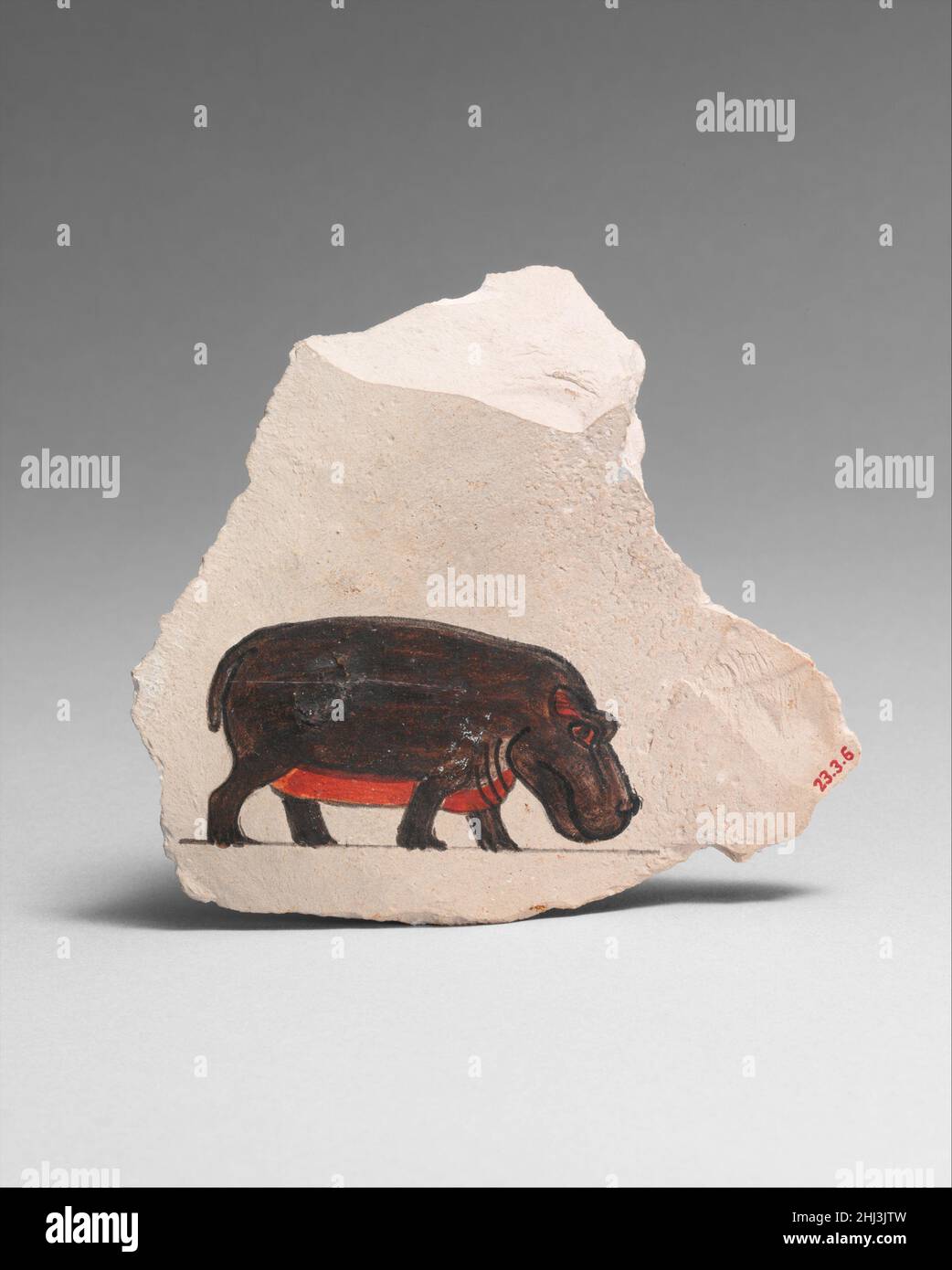 Pittura d'artista di un Hippopotamus ca. 1479–1425 a.C. nuovo regno l'ippopotamo su questo ostracon fu dipinto con la mano sicura di un artista esperto che non aveva bisogno di una griglia. Altre ostraca della collezione erano chiaramente realizzate come maschere da utilizzare per trasferire un'immagine alla parete di una tomba o di un tempio (cfr. 36,3.252, 23,3.4), o come pezzi di pratica (14,6.191, 30,8.234, 31,4.2). Lo scopo di questo schizzo e di altri (23,3.7, 23,3.33, 26,7.143) è meno chiaro.in generale parlando, gli Egiziani hanno visto il mondo in termini di forze opposte dell'ordine e del caos, e hanno riconosciuto questi fo Foto Stock