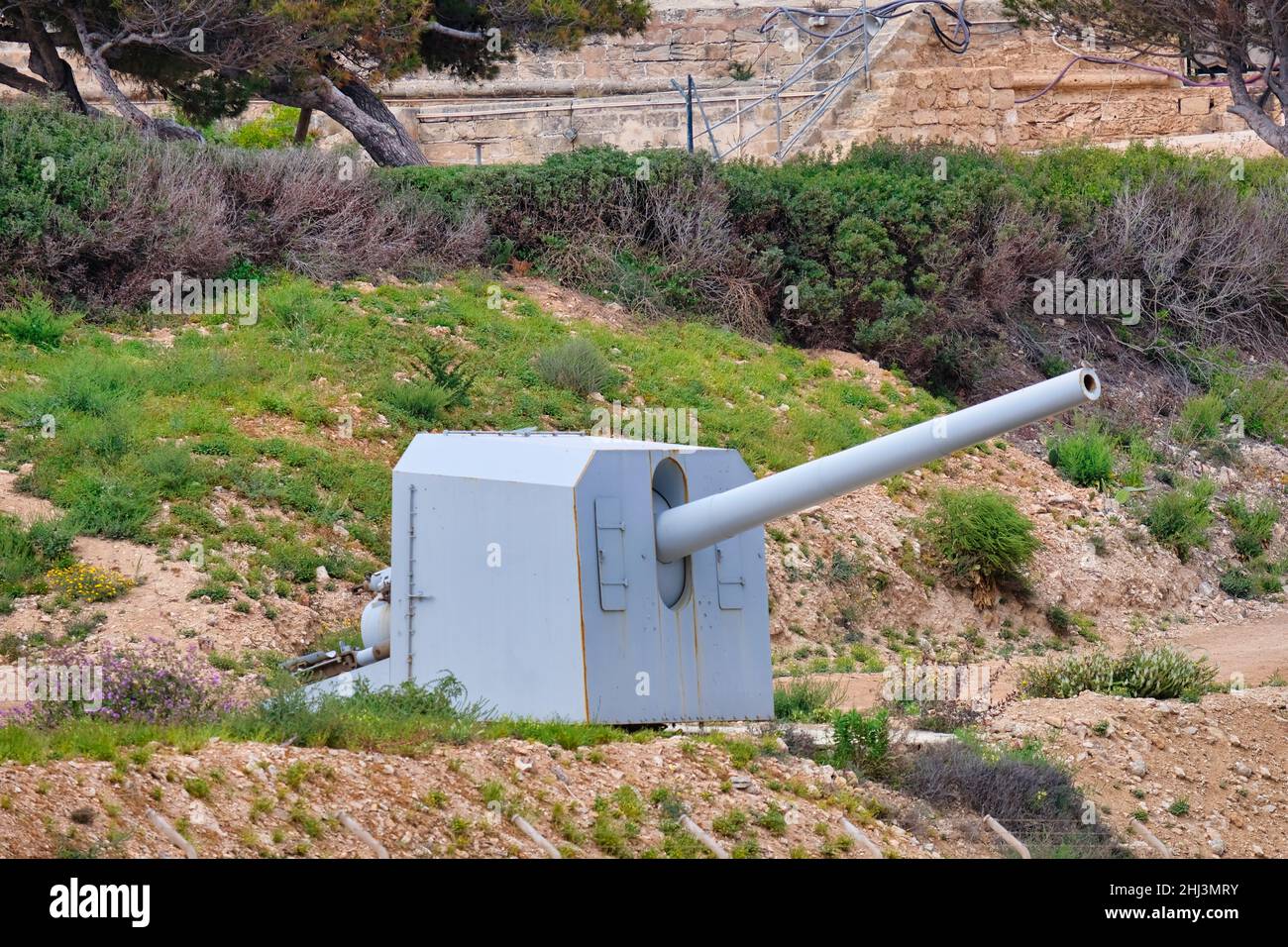 Cannone militare utilizzato per la difesa marittima in Spagna Foto Stock