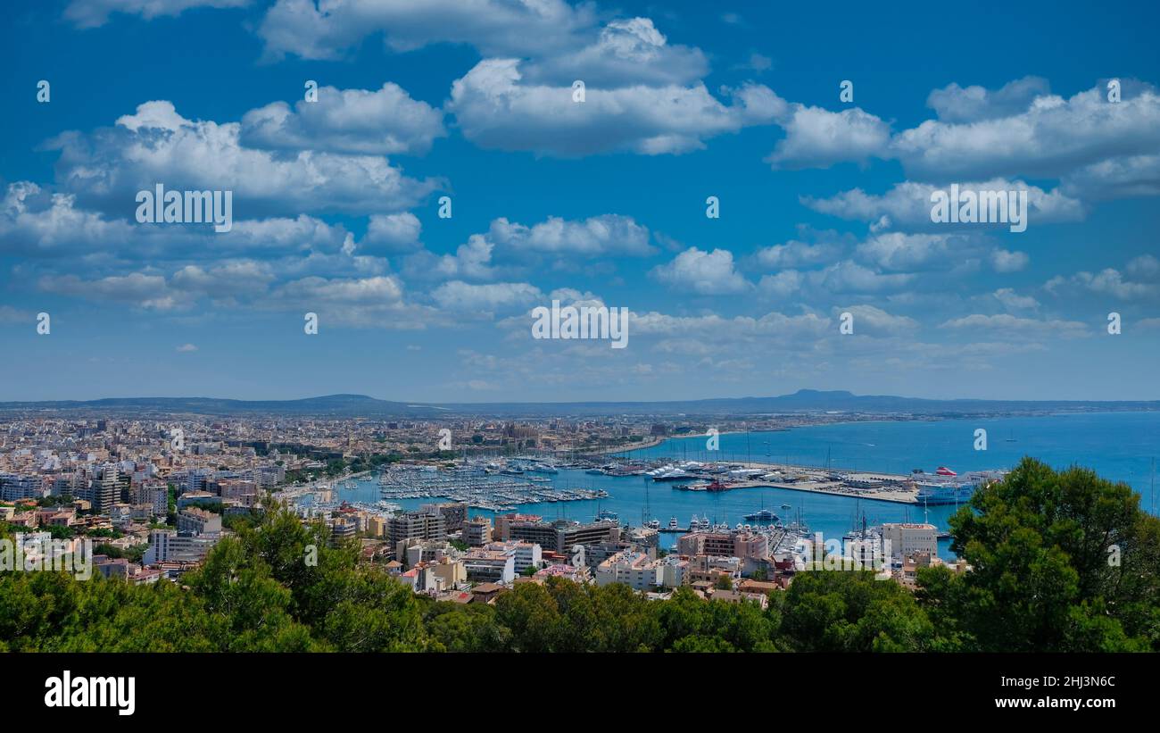 Vista sulla città di Palma di Maiorca dal Castello Bellver Foto Stock