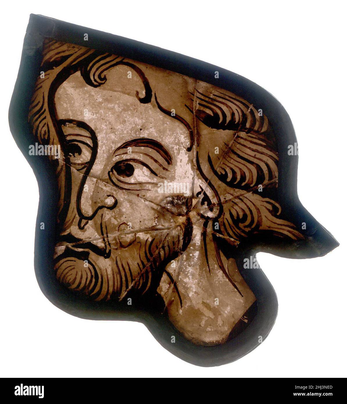Frammento di vetro 1200–1215 Francese la Cattedrale di Saint-Étienne a Bourges conserva ancora una serie di vetrate nelle sue cappelle. Questi frammenti provenienti da alcune delle finestre ambulatoriali distrutte esemplificano l'alta qualità della decorazione originale. Notate in particolare il diavolo rosso sangue, probabilmente da una scena del Giudizio universale, e l'elegante figura di Cristo dalla Crocifissione. Frammento di vetro 467260 Foto Stock