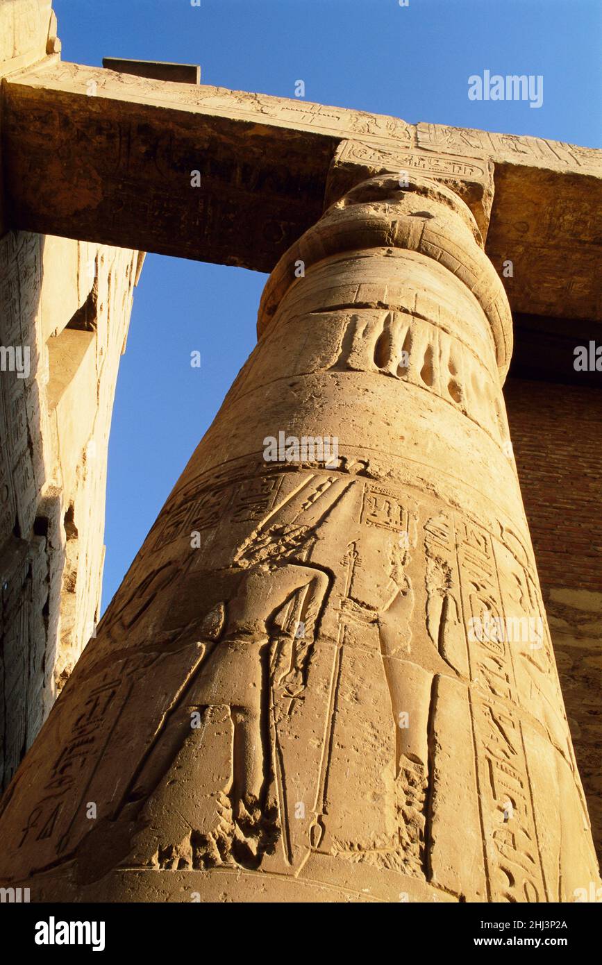 Dettaglio di una colonna nel tempio di Luxor, Luxor, Egitto Foto Stock