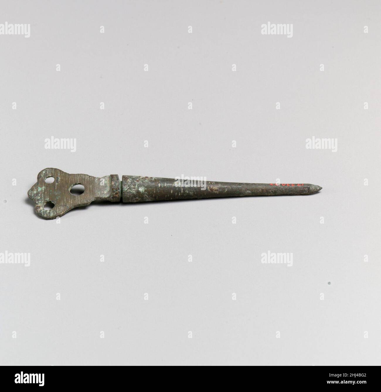 Attrezzo, a forma di cono. Attrezzo, conico 250605 attrezzo, conico, Bronzo, altro: 2 1/4 poll. (5,7 cm). Il Metropolitan Museum of Art, New York. Rogers Fund, 1917 (17.230.72) Foto Stock