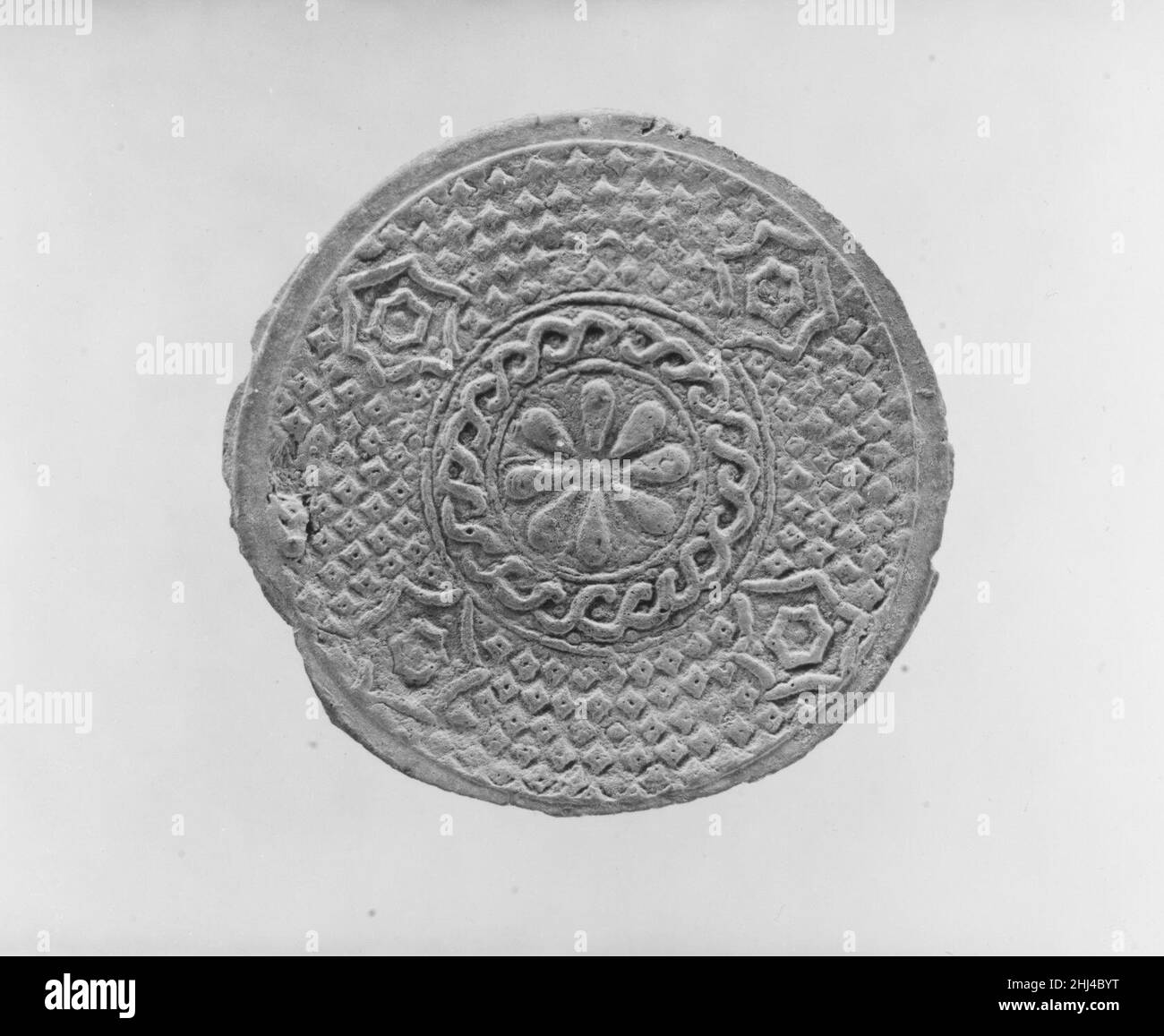 Frammento di vaso 12th–13th secolo. Frammento di un vaso 451673 Foto Stock