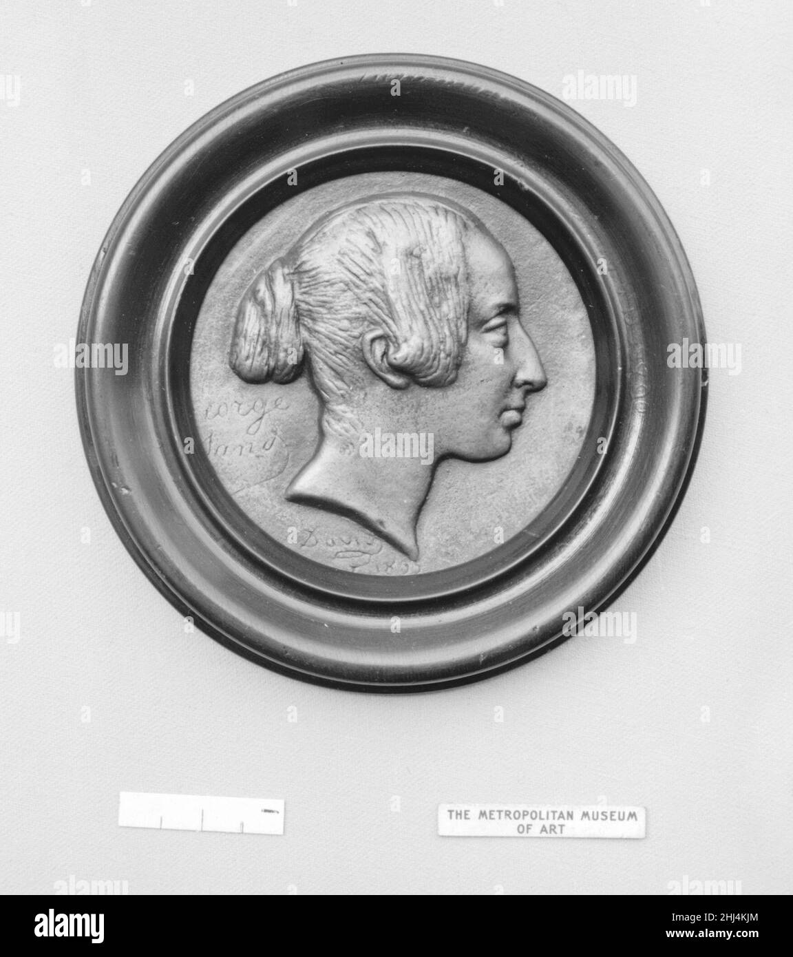 George Sand (Armandine Lucile Aurore Dupin, Baronessa Dudevant), romanziere francese (1804-1876) 1830 Pierre Jean David d'Angers il francese Pierre-Jean David d'Angers era il più prolifico e uno dei più importanti scultori francesi della prima metà del XIX secolo. Durante la sua quasi cinquantennale carriera (1819-1856) Davide rimase fedele alla sua convinzione che i monumenti scultorei dedicati alle conquiste di grandi uomini e donne esprimono in modo più permanente e vivido la grandezza di un popolo. Ha cercato continuamente commissioni per monumenti che raffigurano figure storiche e contemporanee Foto Stock