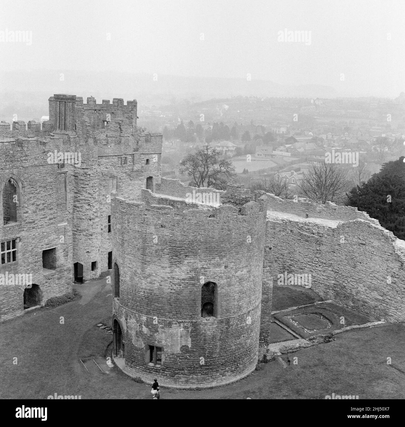 Castello di Stokesay a Stokesay, Shropshire. 21st aprile 1961. Foto Stock