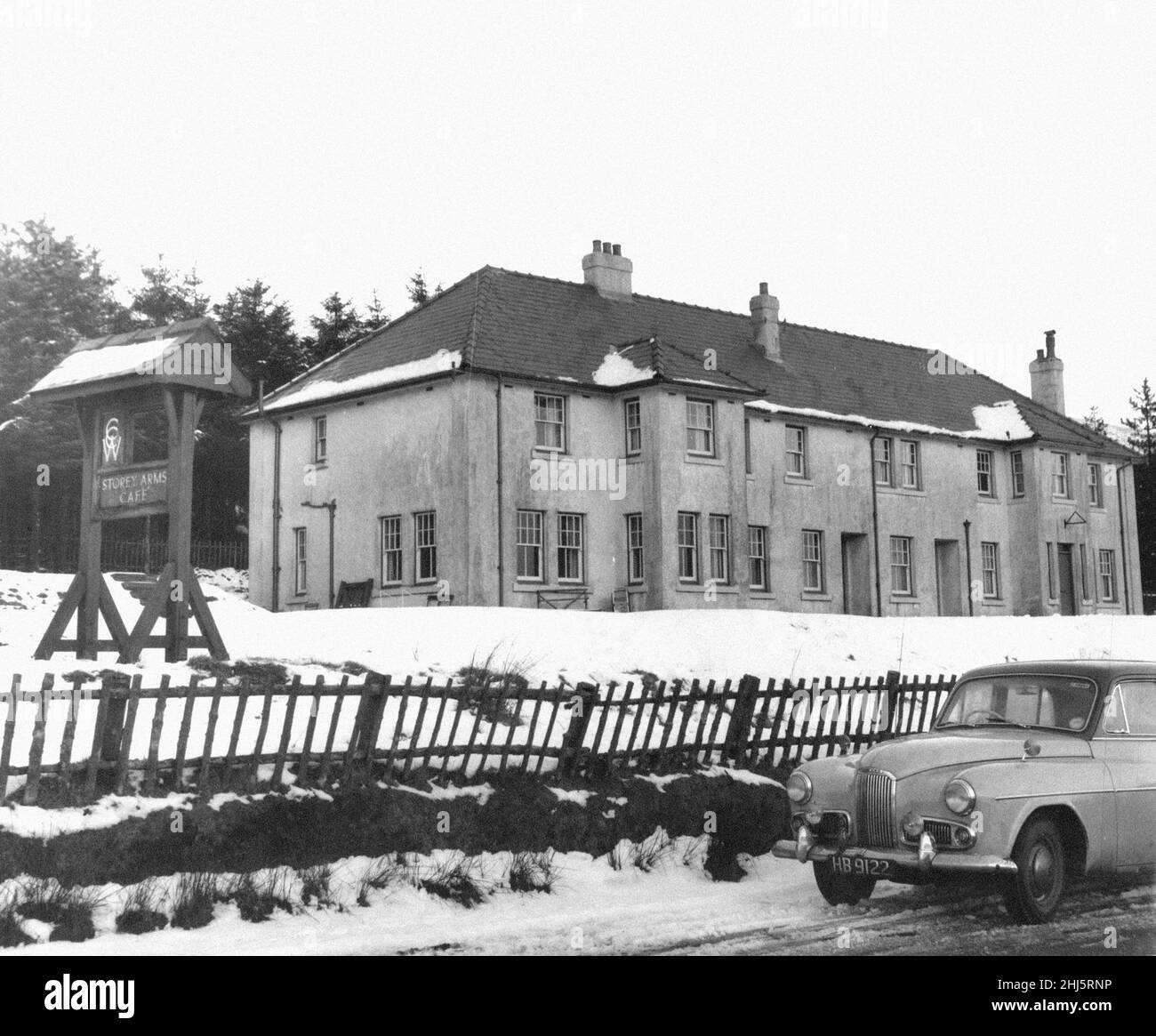 Story Arms Cafe, Brecon Beacons, Brecon, una città di mercato e comunità a Powys, Mid Wales, 13th gennaio 1959. Foto Stock