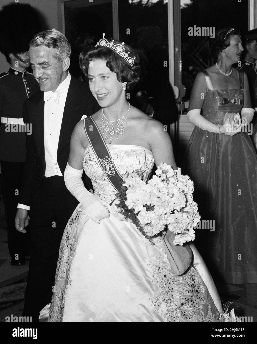 La Principessa Margaret visita il Portogallo. La principessa al British Industries Fair cena in suo onore, al casinò Estoril. Giugno 1959. Foto Stock