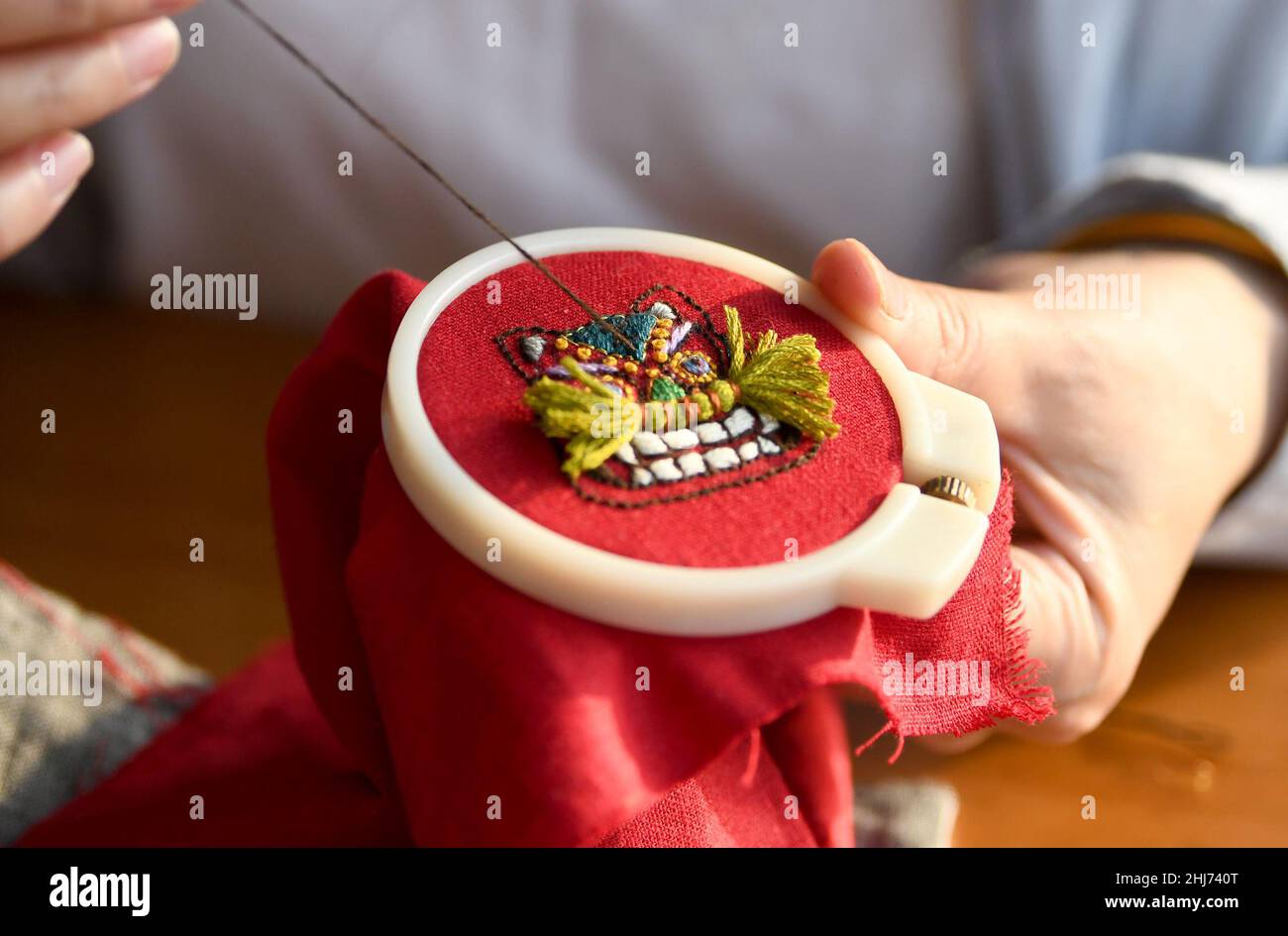 Yakeshi, Yakeshi, Cina. 27th Jan 2022. Il 24 gennaio 2022, gli artisti Yakeshi nella Mongolia interna crearono opere d'arte con elementi tigre per celebrare il Festival di Primavera dell'anno della tigre. (Credit Image: © SIPA Asia via ZUMA Press Wire) Foto Stock