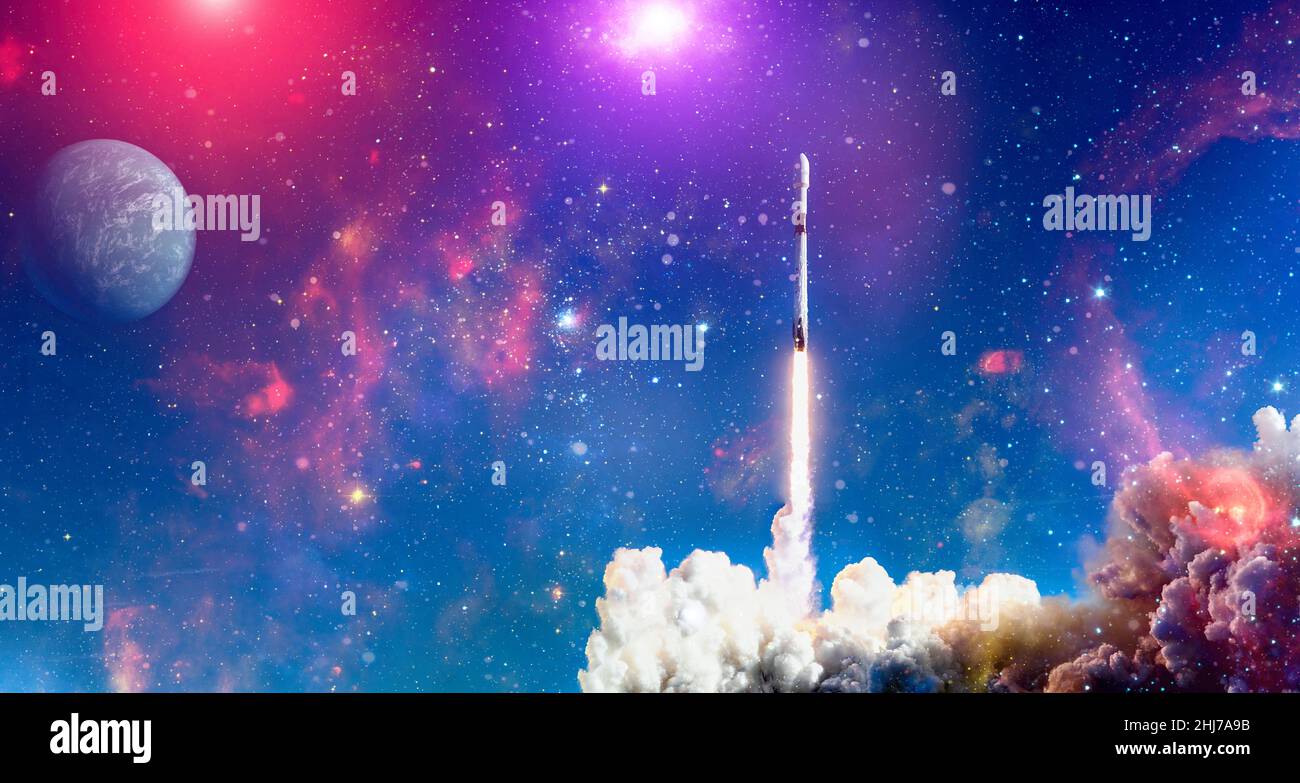 Razzi lanciano nello spazio sul cielo stellato. Il razzo inizia nello spazio Concept.Elements di questa immagine fornita dalla NASA Foto Stock