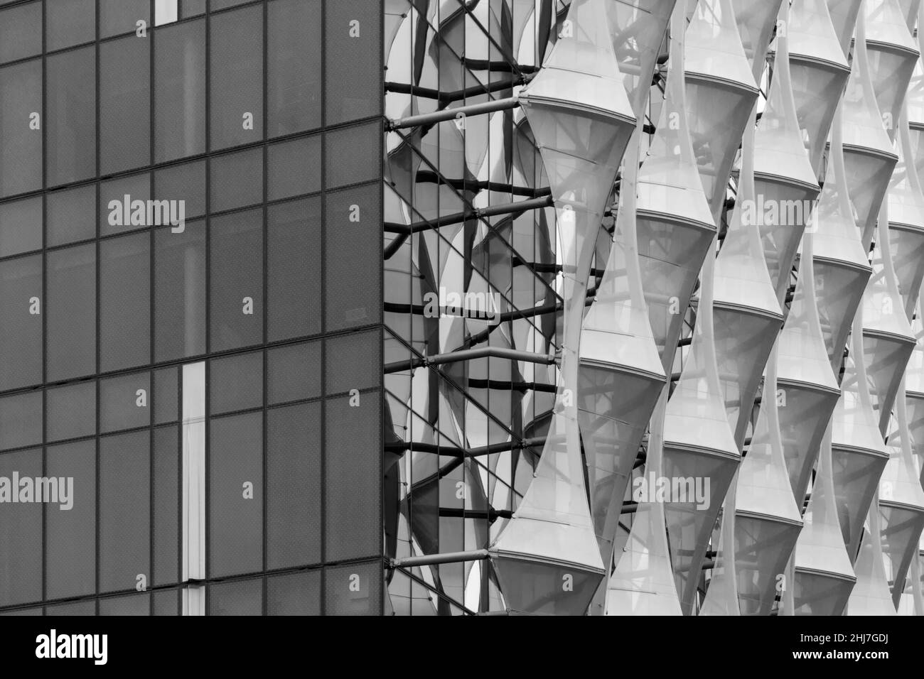 Edificio dell'Ambasciata DEGLI STATI UNITI, edificio dell'Ambasciata degli Stati Uniti d'America, Ambasciata americana a Nine Elms, Londra, Regno Unito nel mese di dicembre - dettaglio di architettura Foto Stock