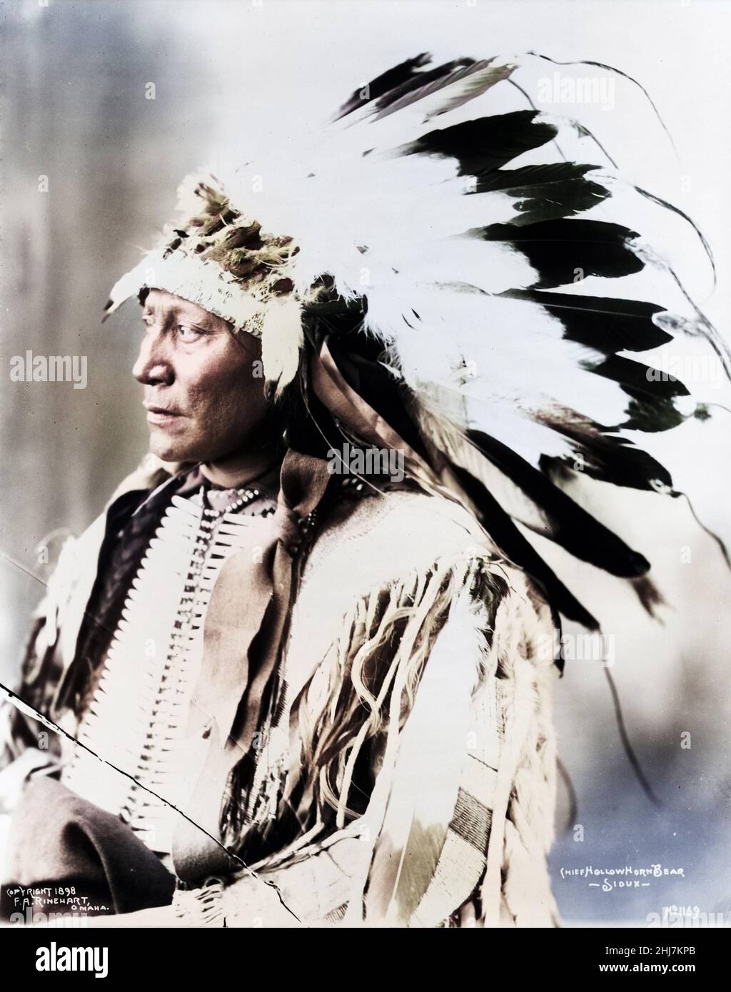 Chief Hollow Horn Bear--Sioux - Foto d'epoca e d'antiquariato - Indiani d'america / Indiani d'America. Fa Rinehart. 1898. Colorato. Foto Stock