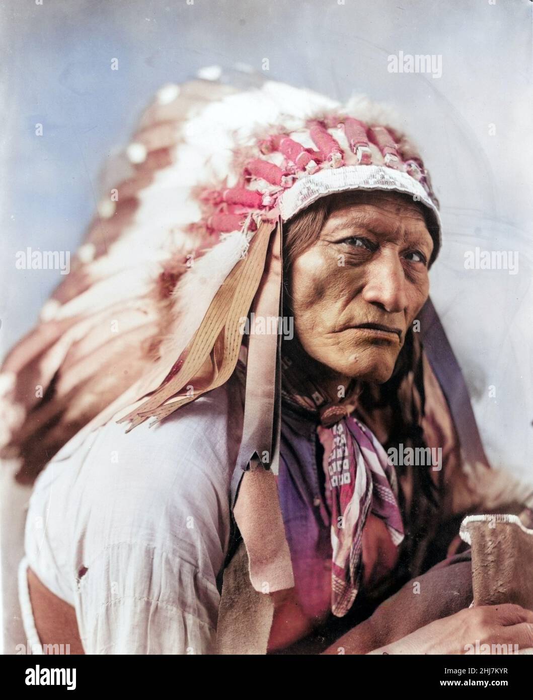 Ritratto di orso alto - Foto d'antiquariato e d'annata - Indiani d'america / Indiani d'America / indiani d'America. Heyn & Matzen, fotografo c 1900. Foto Stock