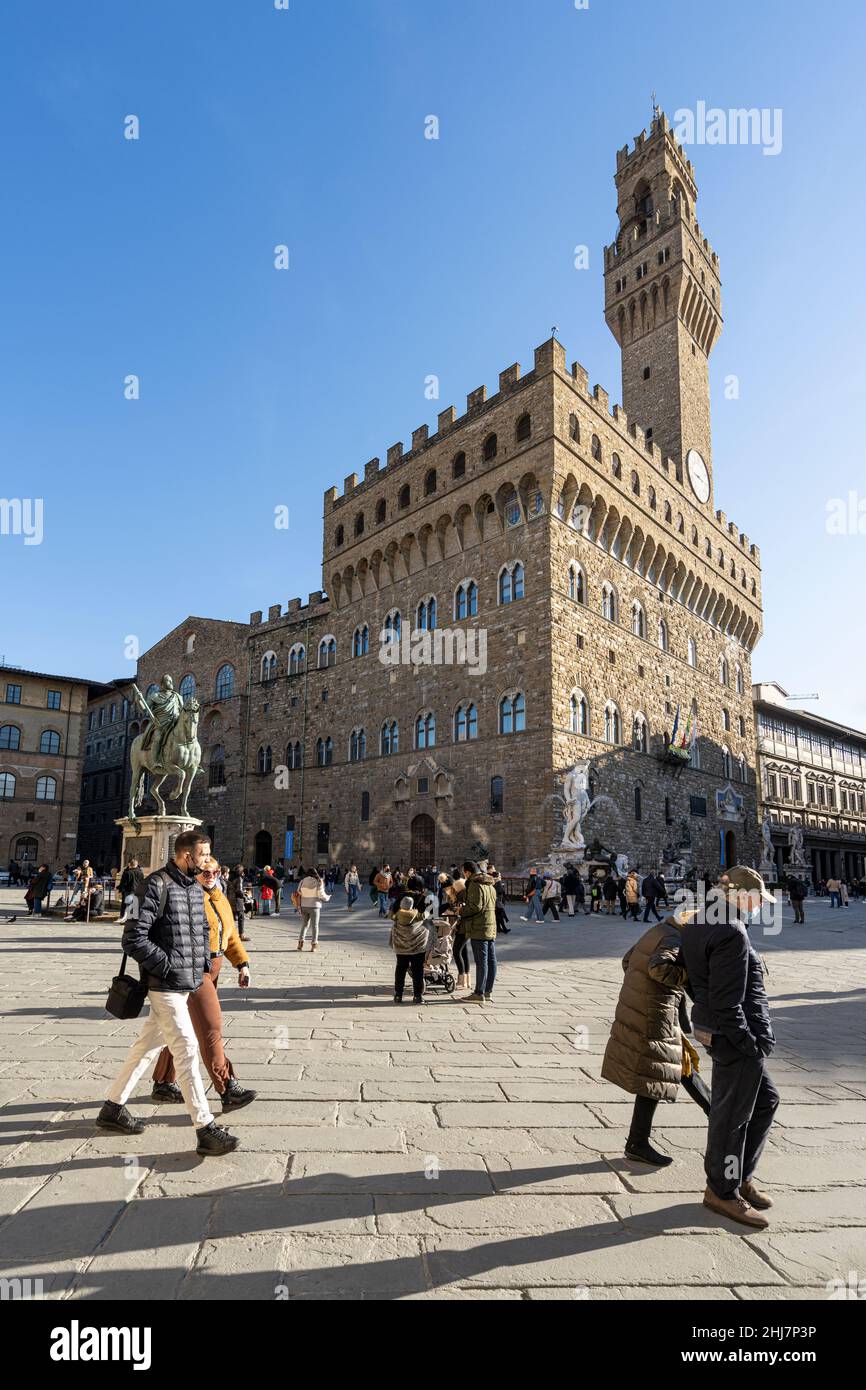 Vista sul Palazzo Vecchio in Piazza della Signoria nel centro della città Foto Stock