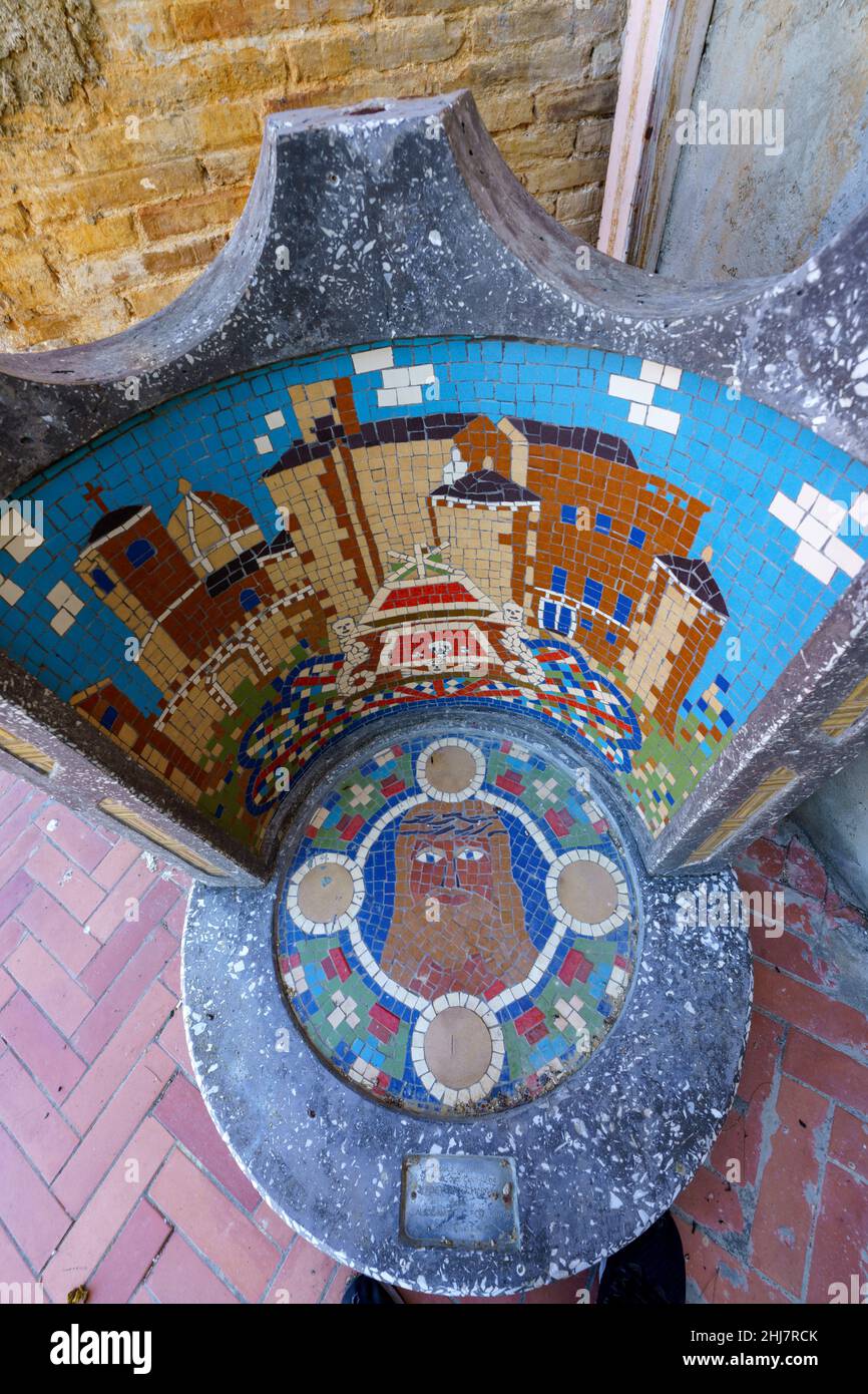 Esterno dello storico castello di Serracapriola, in provincia di Foggia, Puglia, Italia Foto Stock