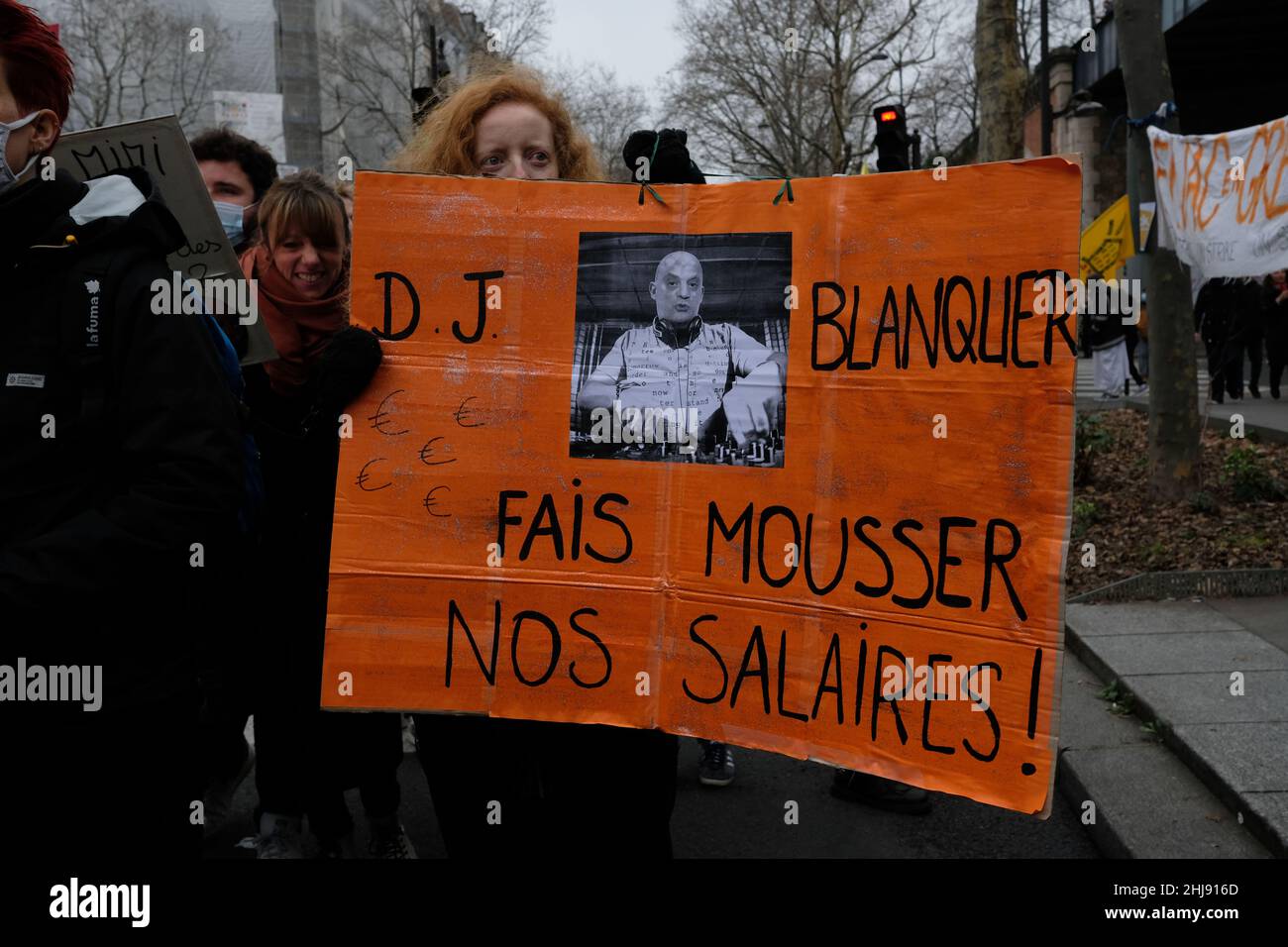 20000 persone hanno marciato tra bastille e bercy a Parigi per questa demo interprofessionale erano presenti 2 candidati per le elezioni presidenziali Foto Stock