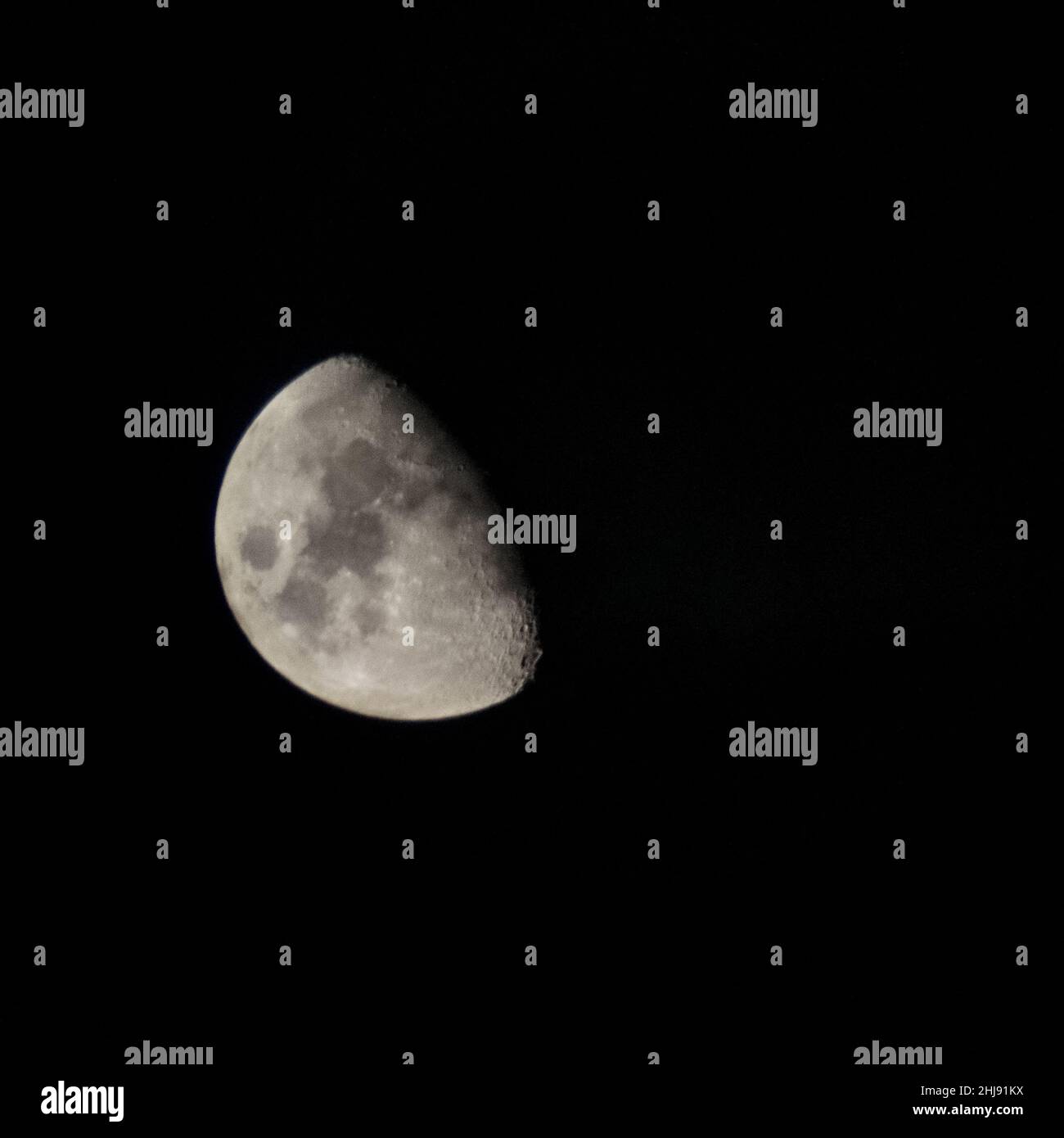 Mezza luna di notte nel cielo profondo Foto Stock