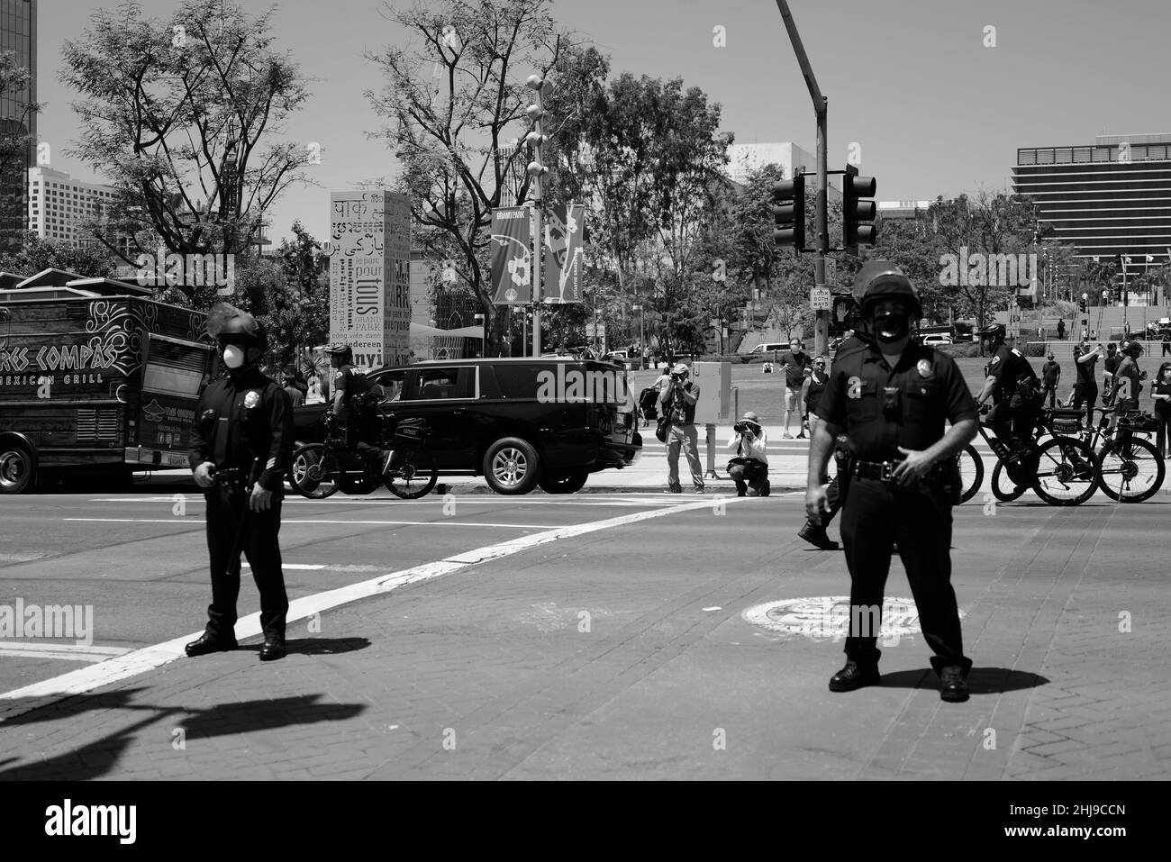 La protesta del Covid a Los Angeles tempi dispari nella storia del mondo con il Covid-19 la gente non è felice e la polizia è fuori in vigore Foto Stock