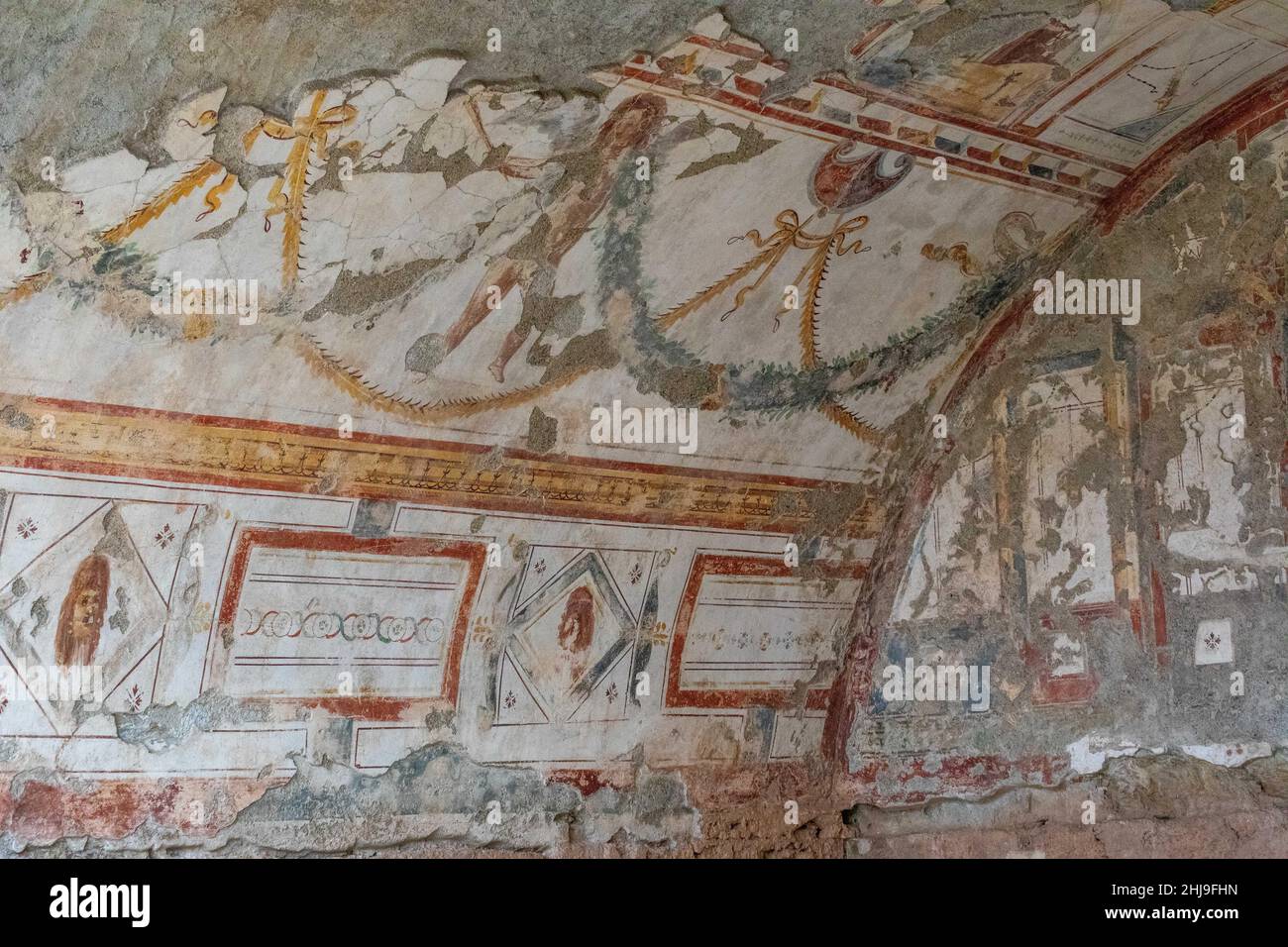 Primo piano Vista dettagliata delle colorate decorazioni alle pareti delle Case Terrazza a Efeso antica città di Selcuk, Izmir, Turchia il 22 ottobre 2021. Foto Stock