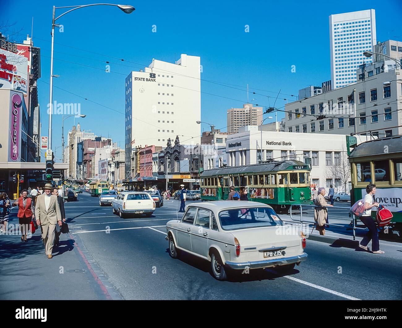 L'immagine e' della vibrante Swanston Street, animata da attivita' nella citta' di Melbourne, Australia Foto Stock