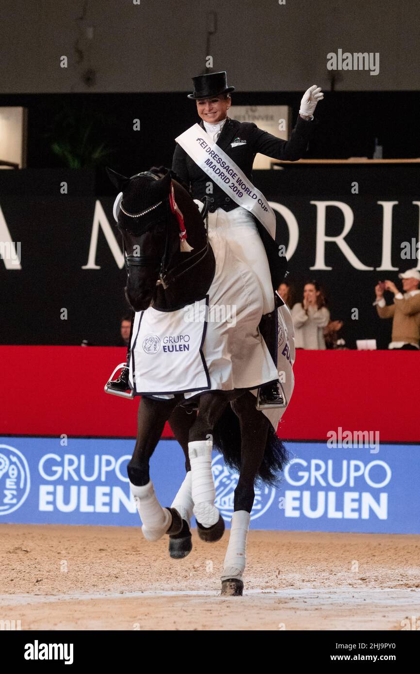 Dorothee Schneider & DSP Sammy Davis Jr. GER durante la Coppa del mondo di Longines FEI 2019 il 30 2019 novembre a Madrid Horse Week, Spagna Foto Stock