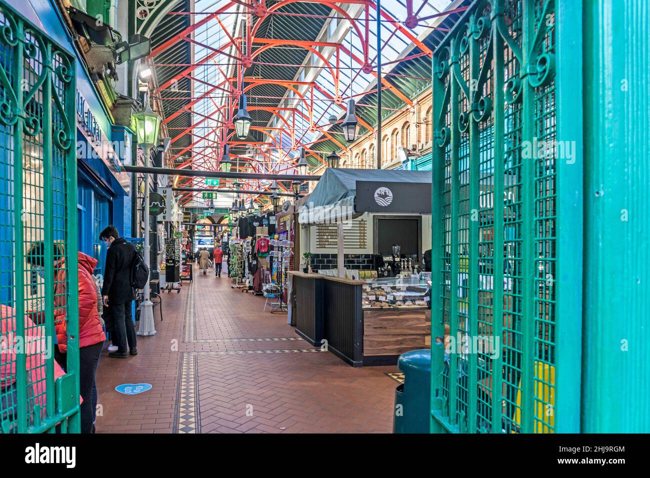 The Georges Street Arcade fuori Georges Street a Dublino. Un centro commerciale di piccoli rivenditori indipendenti che offrono una vasta scelta di prodotti. Foto Stock