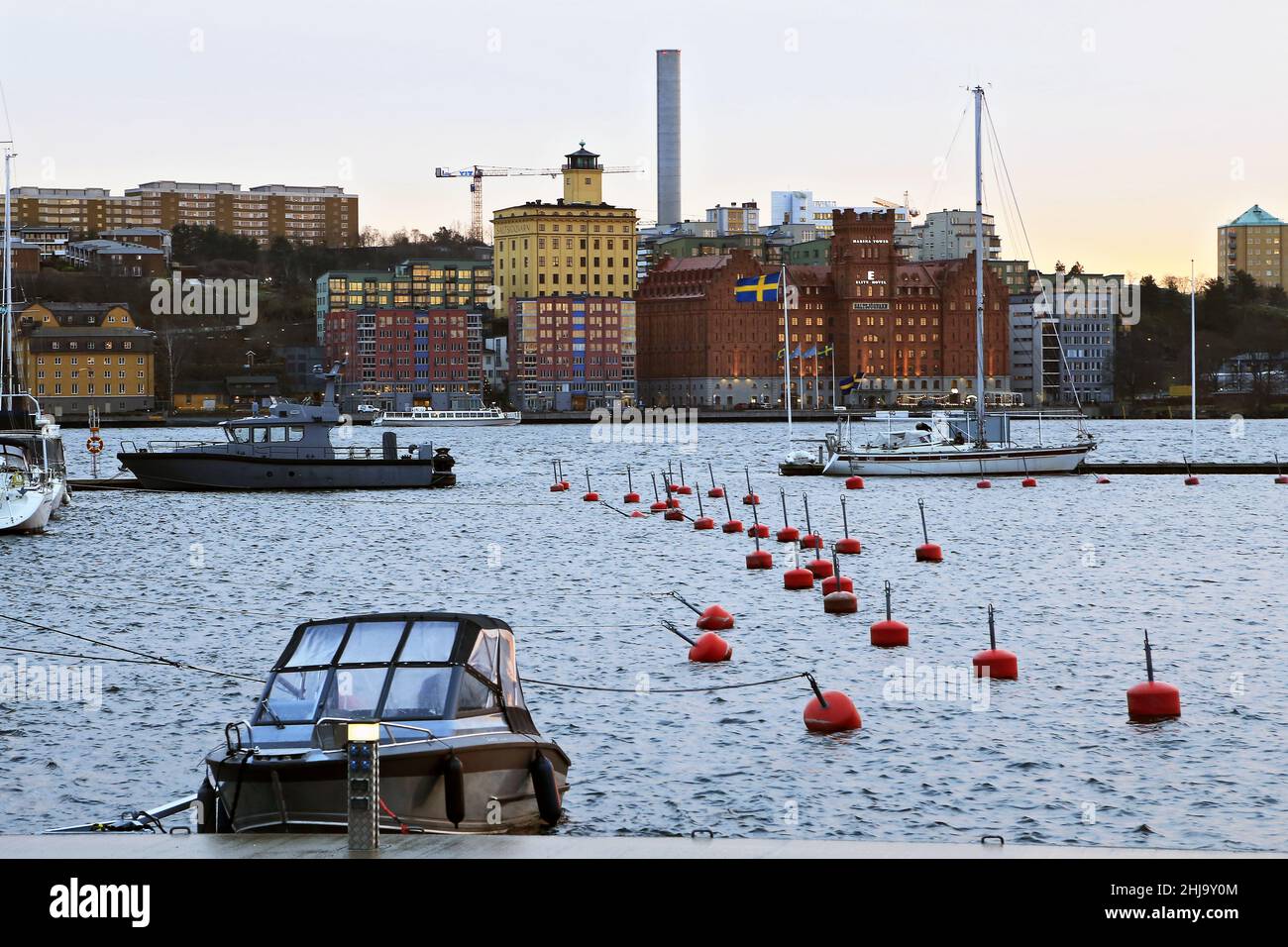 Stockholm Sodermalm vicino all'arcipelago dei canali sul lungomare. Stoccolma Svezia Foto Stock