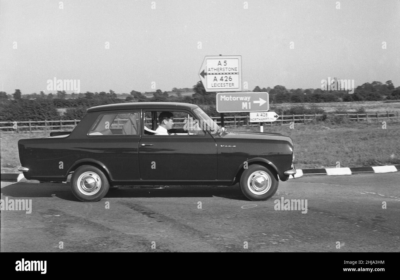 Vauxhall Viva visto qui su una prova su strada 22nd Settembre 1963 *** Local Caption *** Watscan - - 09/03/2009 Foto Stock