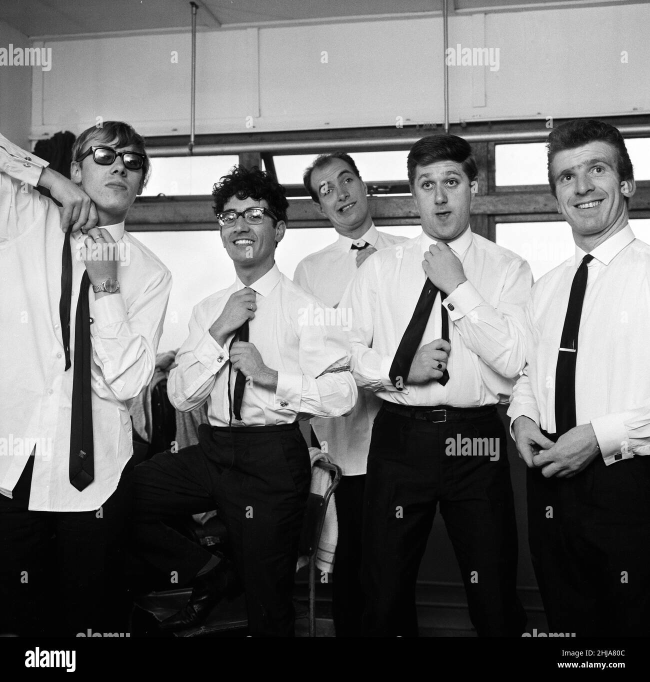 Il gruppo pop di Manchester Freddie e i Dreamers si trovano sul backstage  del Britannia Theater sul molo di Britannia a Great Yarmouth, Norfolk. Il  gruppo è composto dalla cantante Freddie Garrity