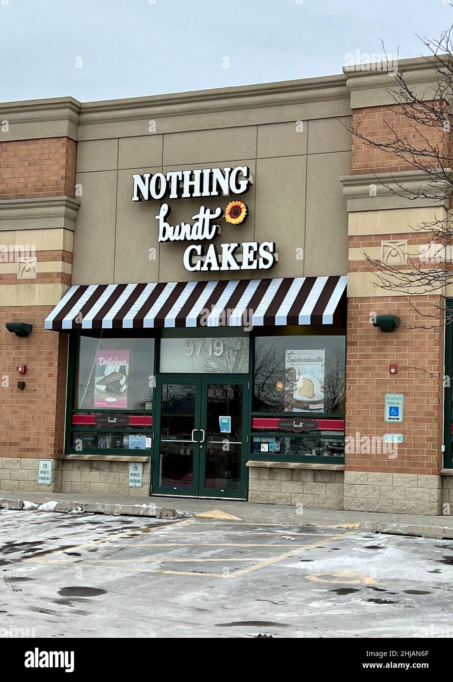 Non c'è niente che Bundt Cakes si trova in un centro commerciale suburbano di Chicago. La catena dei panifici è specializzata in vari formati e sapori di panifici. Foto Stock