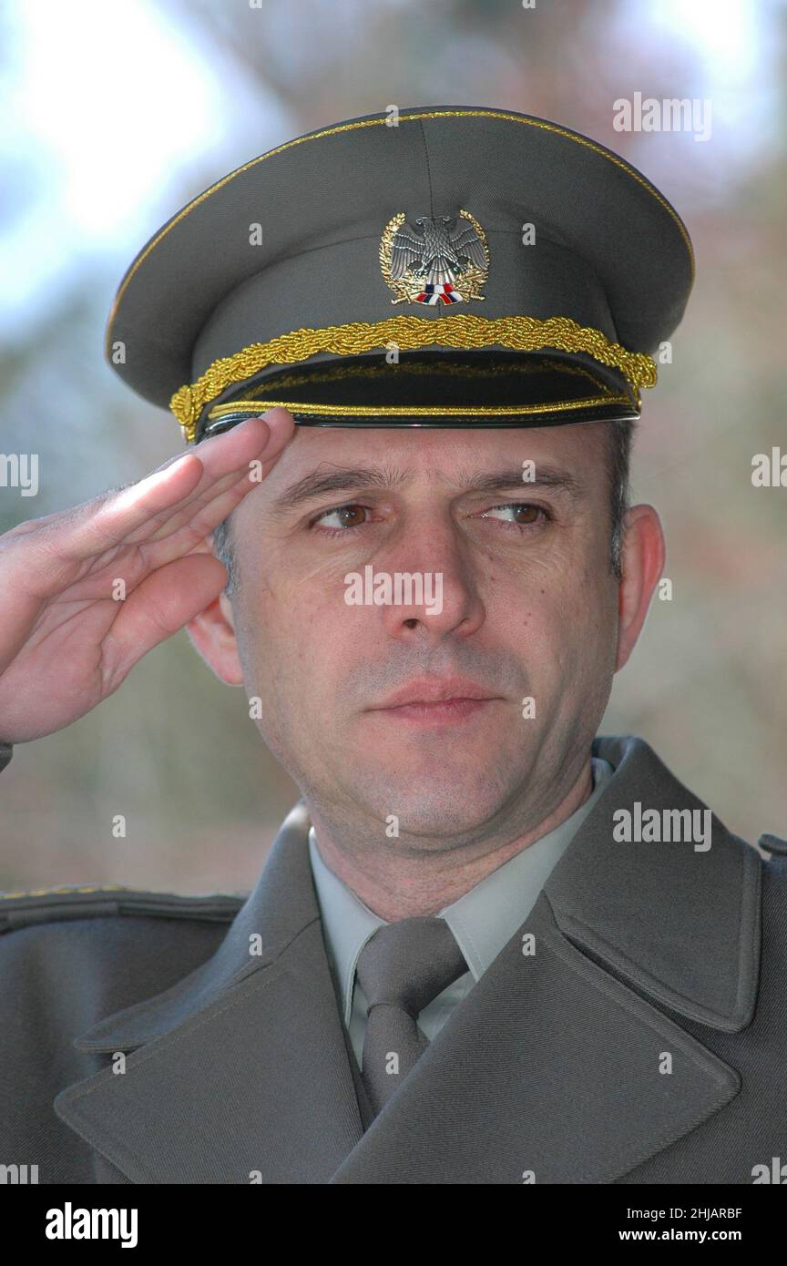 FOTO DEL FILE generale Zdravko Ponos, forma Capo di Stato maggiore dell'esercito serbo. È visto come candidato più probabile nelle elezioni del 2022 contro il presidente Vucic Foto Stock