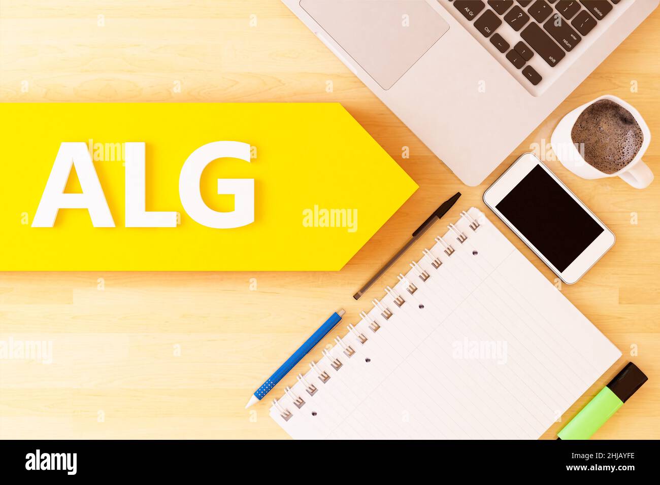 ALG - Arbeitslosengeld - parola tedesca per indennità di disoccupazione o dole money - testo lineare freccia concetto con notebook, smartphone, penne e caffè tazza Foto Stock