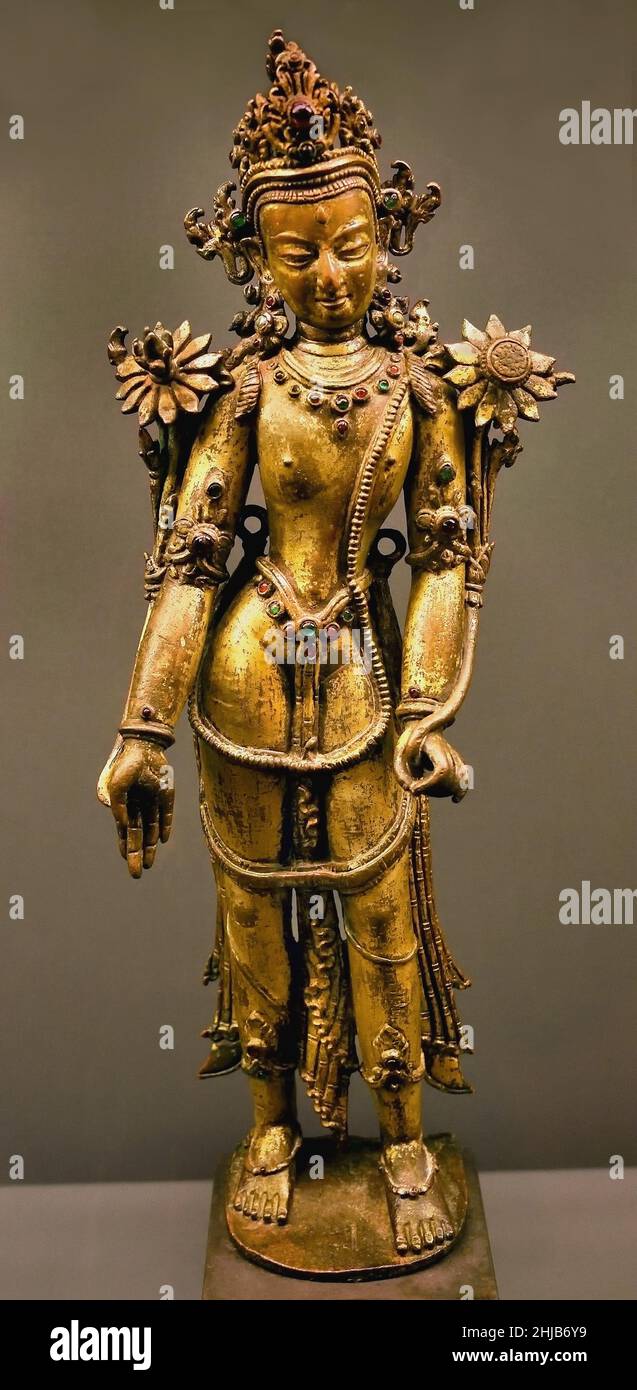 Padmapani Nepal 14th secolo (pietre preziose di rame dorato). il loto, simbolo del loto-portatore nepalese Foto Stock