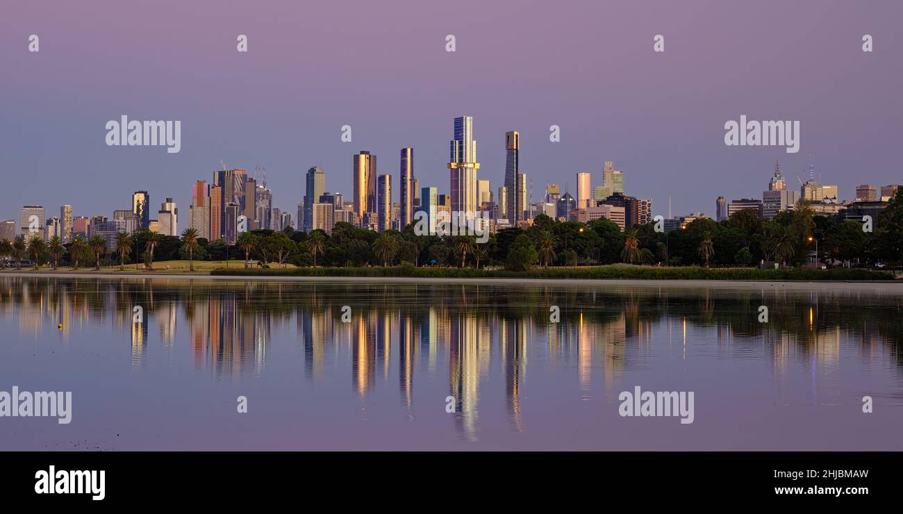 Melbourne Sunrise Reflection Foto Stock