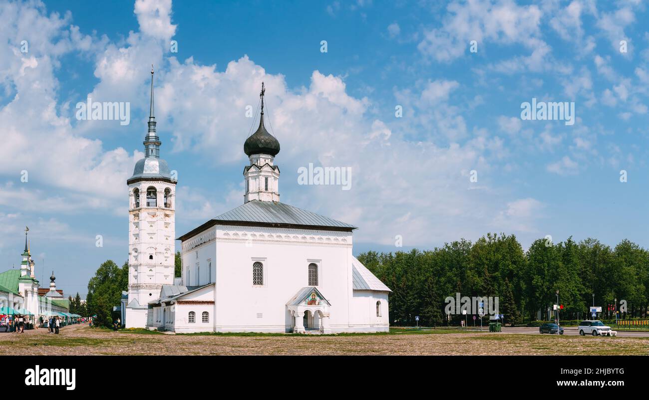 Panorama della Chiesa della Risurrezione nel mercato o della Chiesa della Risurrezione a Suzdal, Russia Foto Stock