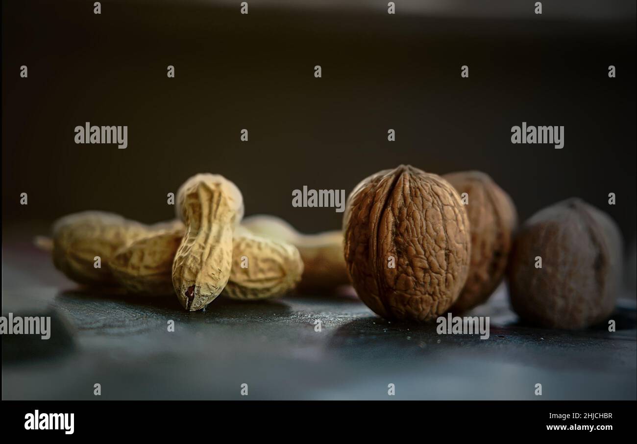 Noci e arachidi Foto Stock