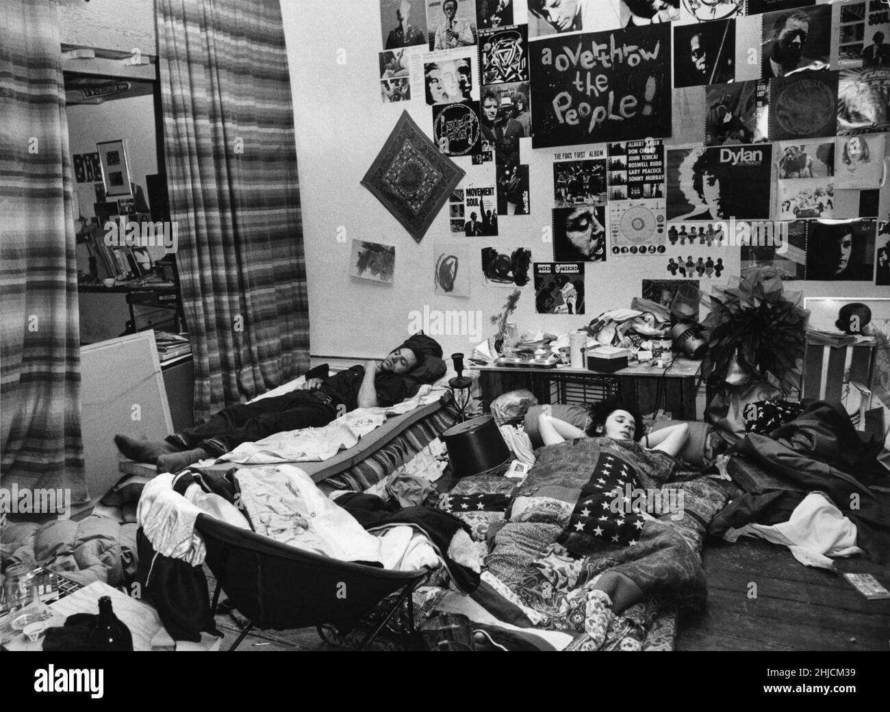 Il loft Hog Farm Commune nel Lower East Side di Manhattan, circa 1969. Fondata nel 1960s, questo comune hippie esiste ancora oggi, con varie località in California. Foto Stock