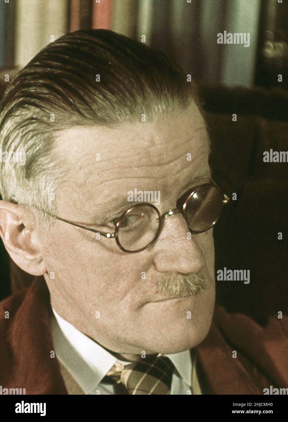 James Joyce, scrittore d'avanguardia modernista irlandese (2 febbraio 1882 ‚Äì – 13 gennaio 1941) nel 1939, anno di pubblicazione del suo ultimo romanzo, i finnegans Wake. Tra i suoi libri vi sono Dubliners (1914), Un Ritratto dell'artista come giovane (1916) e Ulisse (1922). Foto Stock