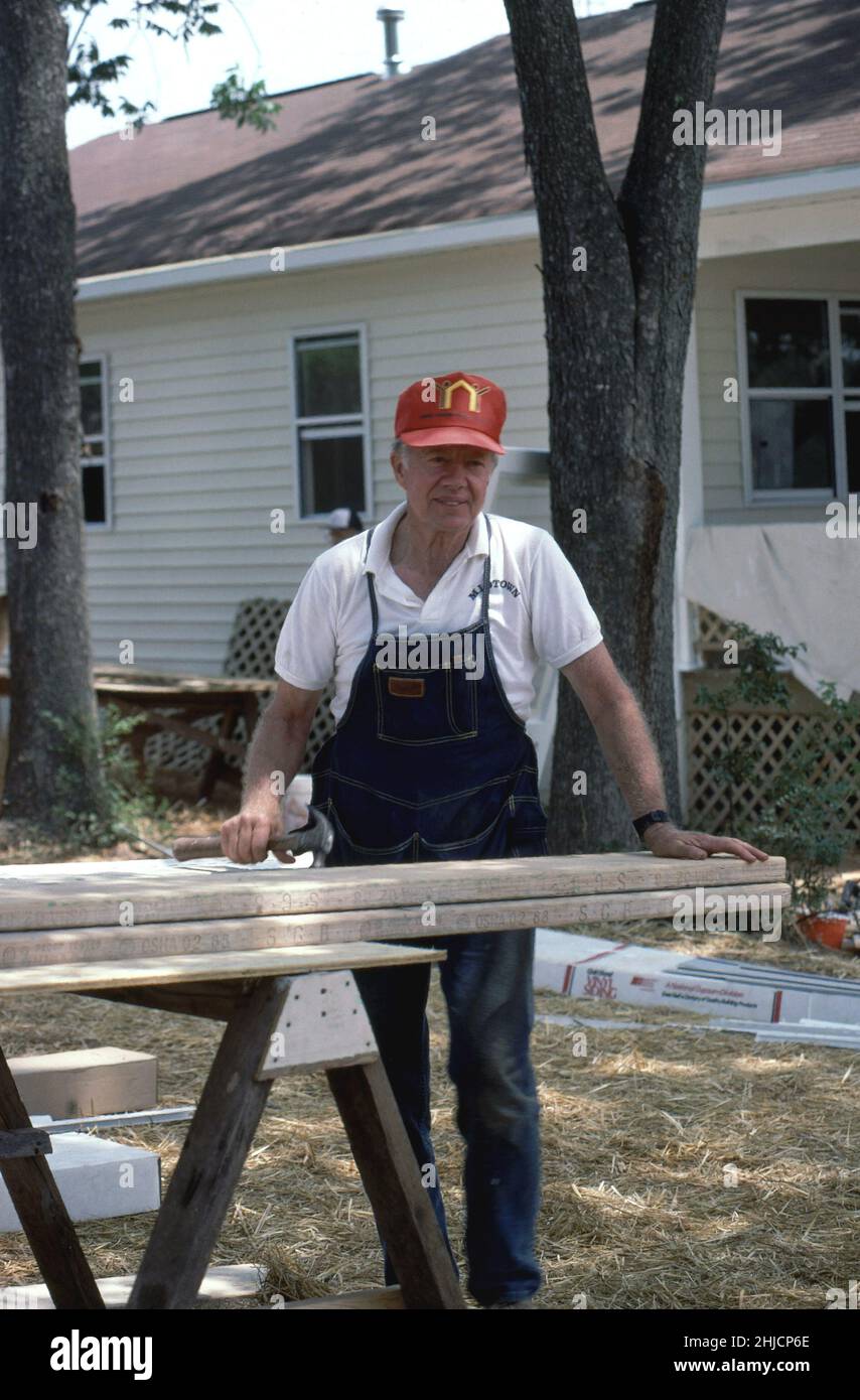 Jimmy carter, Habitat for Humanity, Atlanta, Georgia nel luglio 1988. Foto Stock